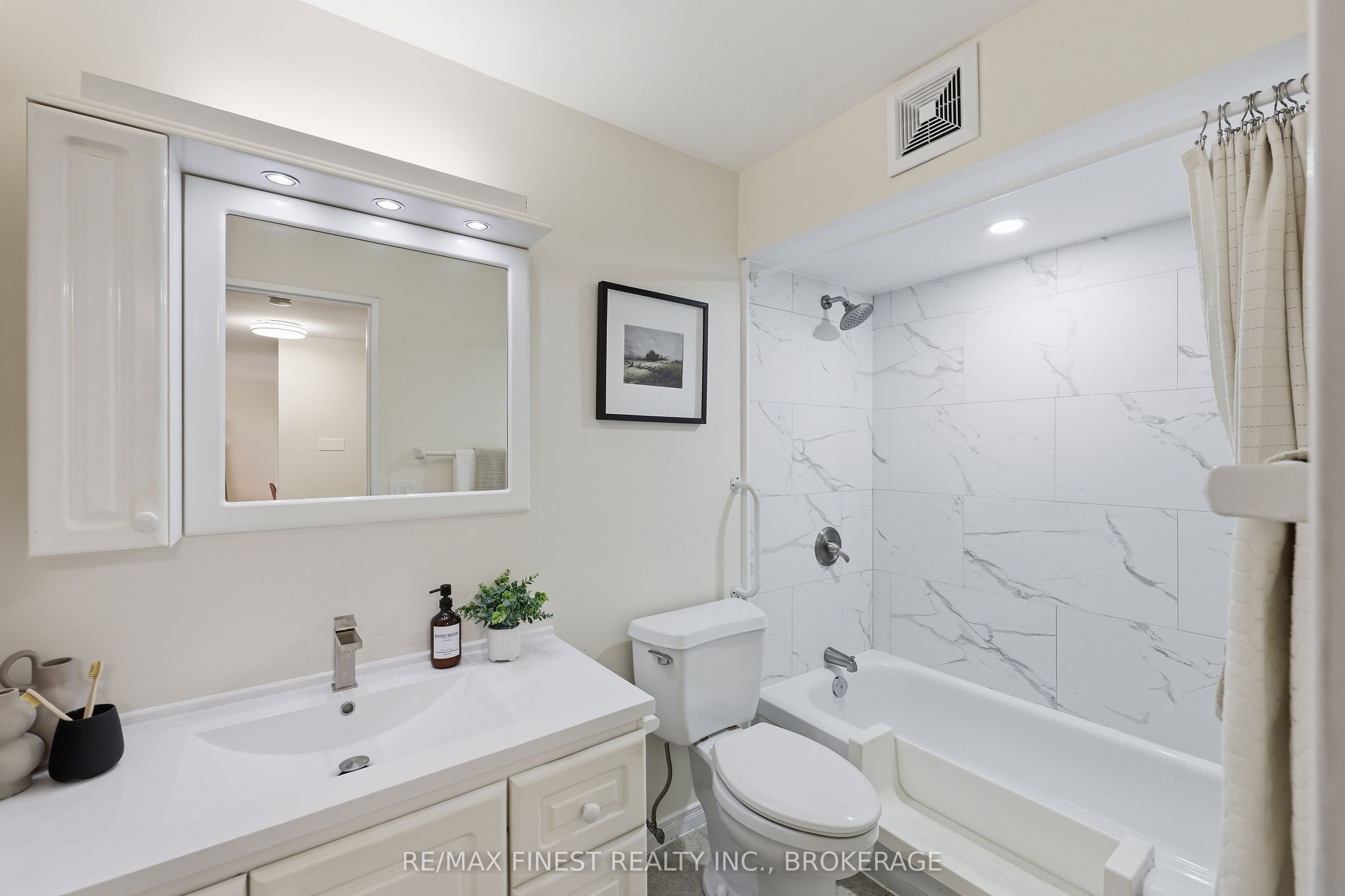 334 Queen Mary Road 407 Property Photo 26