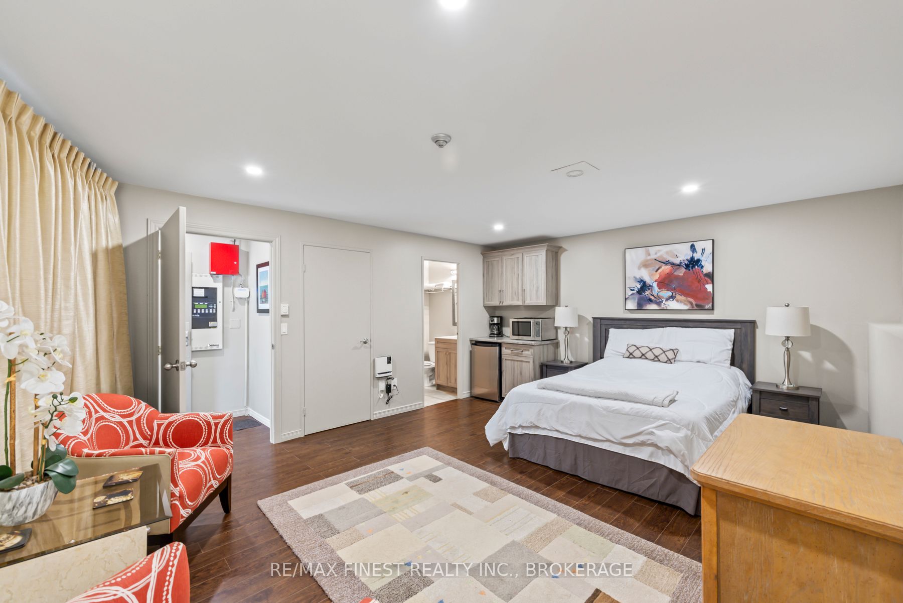 334 Queen Mary Road 407 Property Photo 43