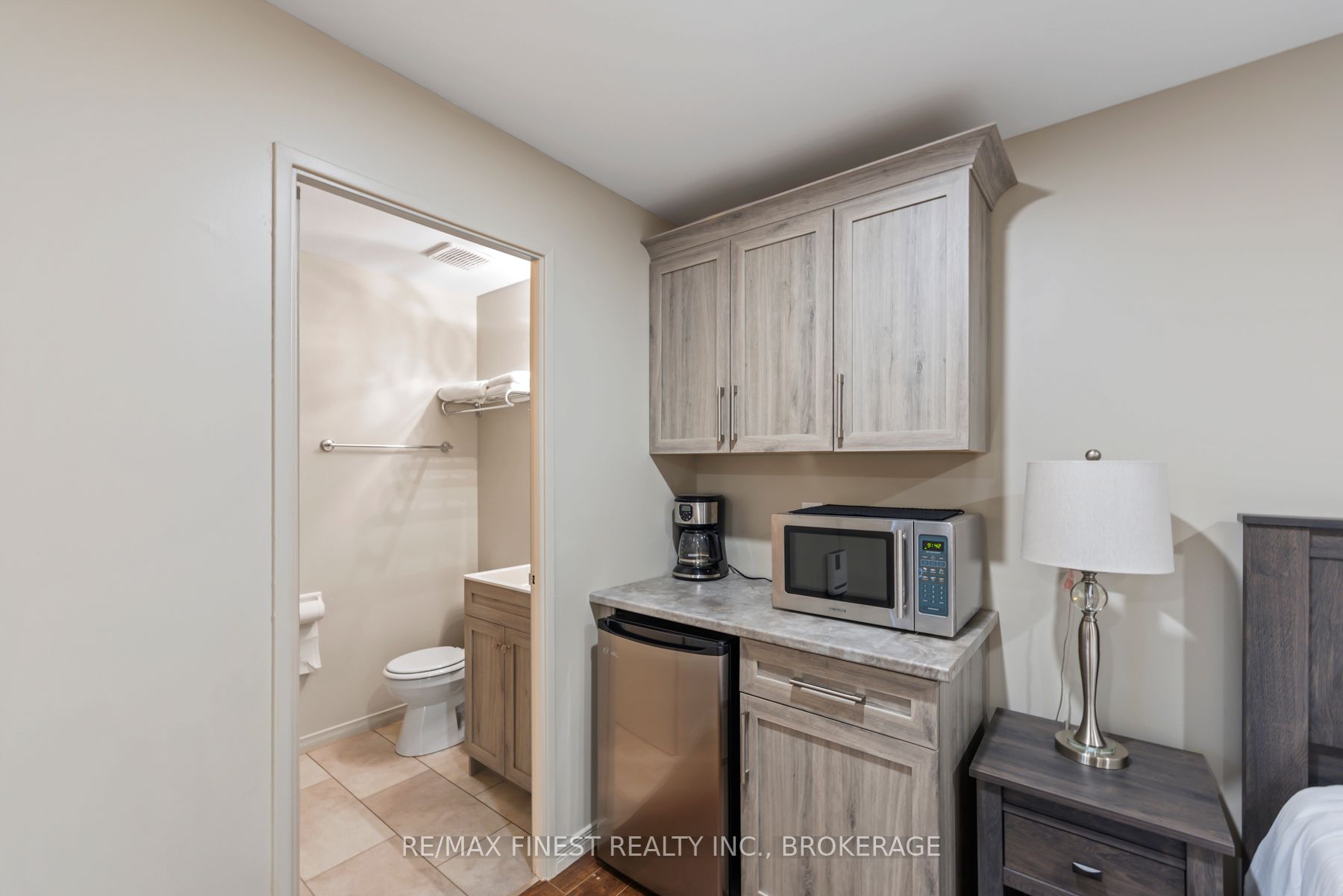 334 Queen Mary Road 407 Property Photo 44