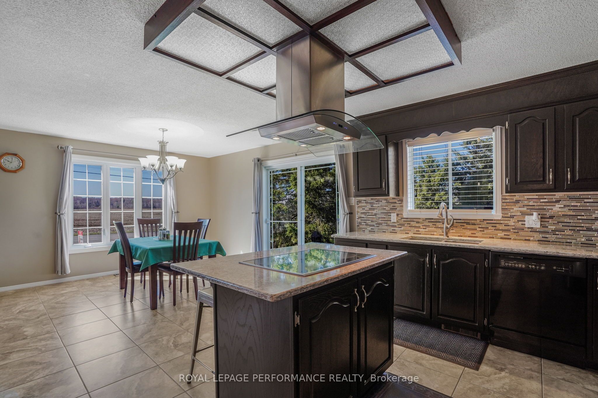1658 600 Route W Property Photo 4