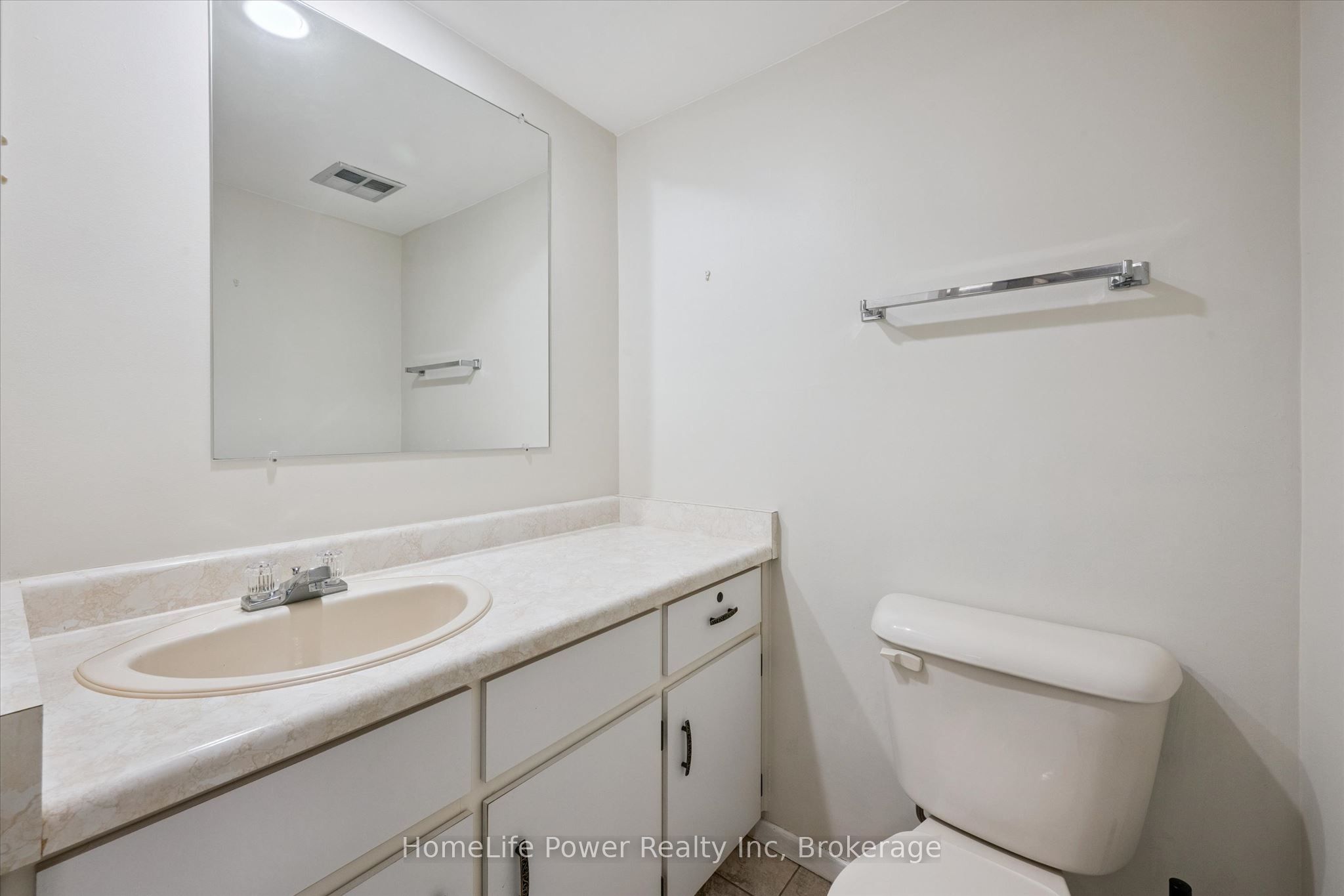 22 Marilyn Drive 402 Property Photo 16