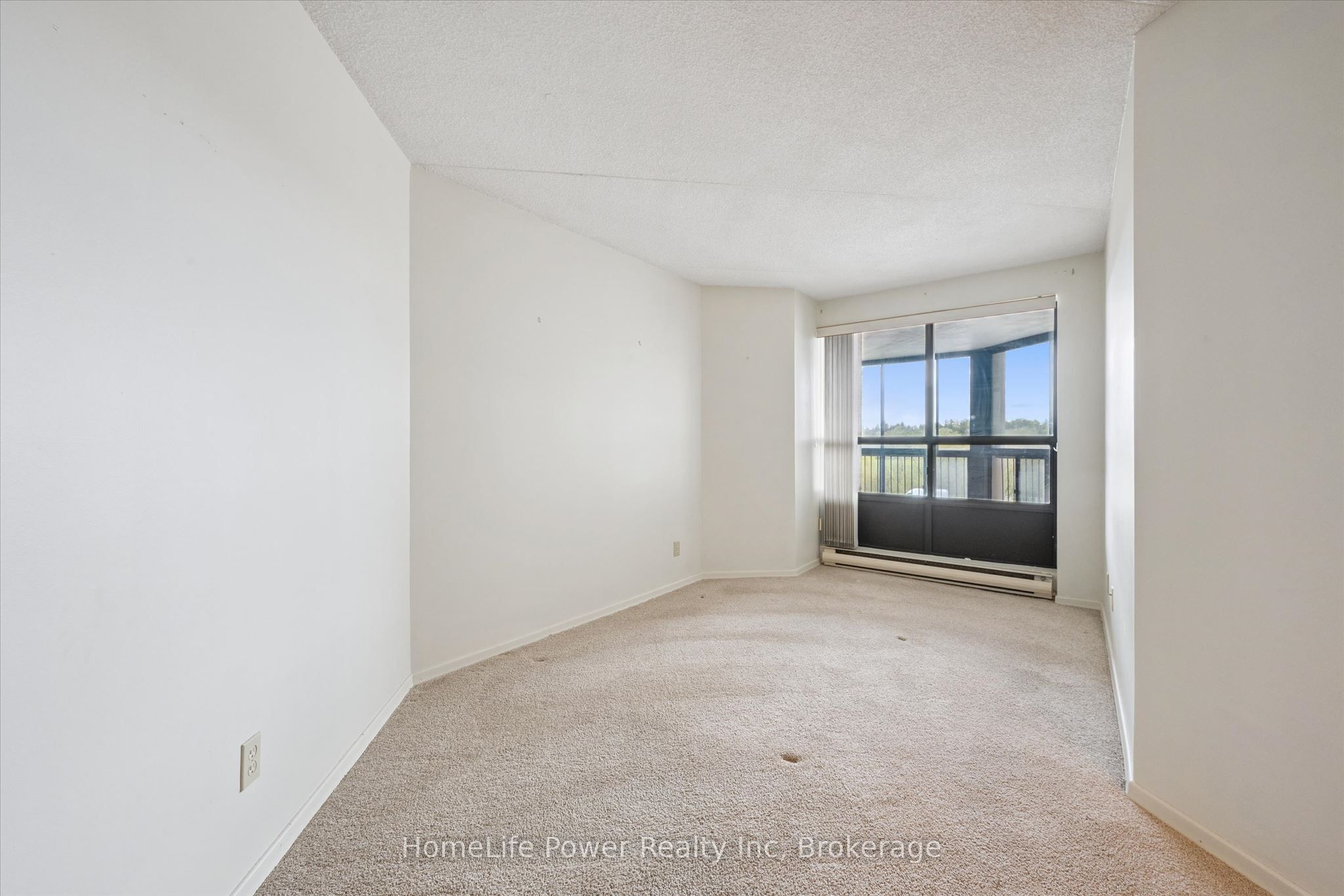 22 Marilyn Drive 402 Property Photo 17