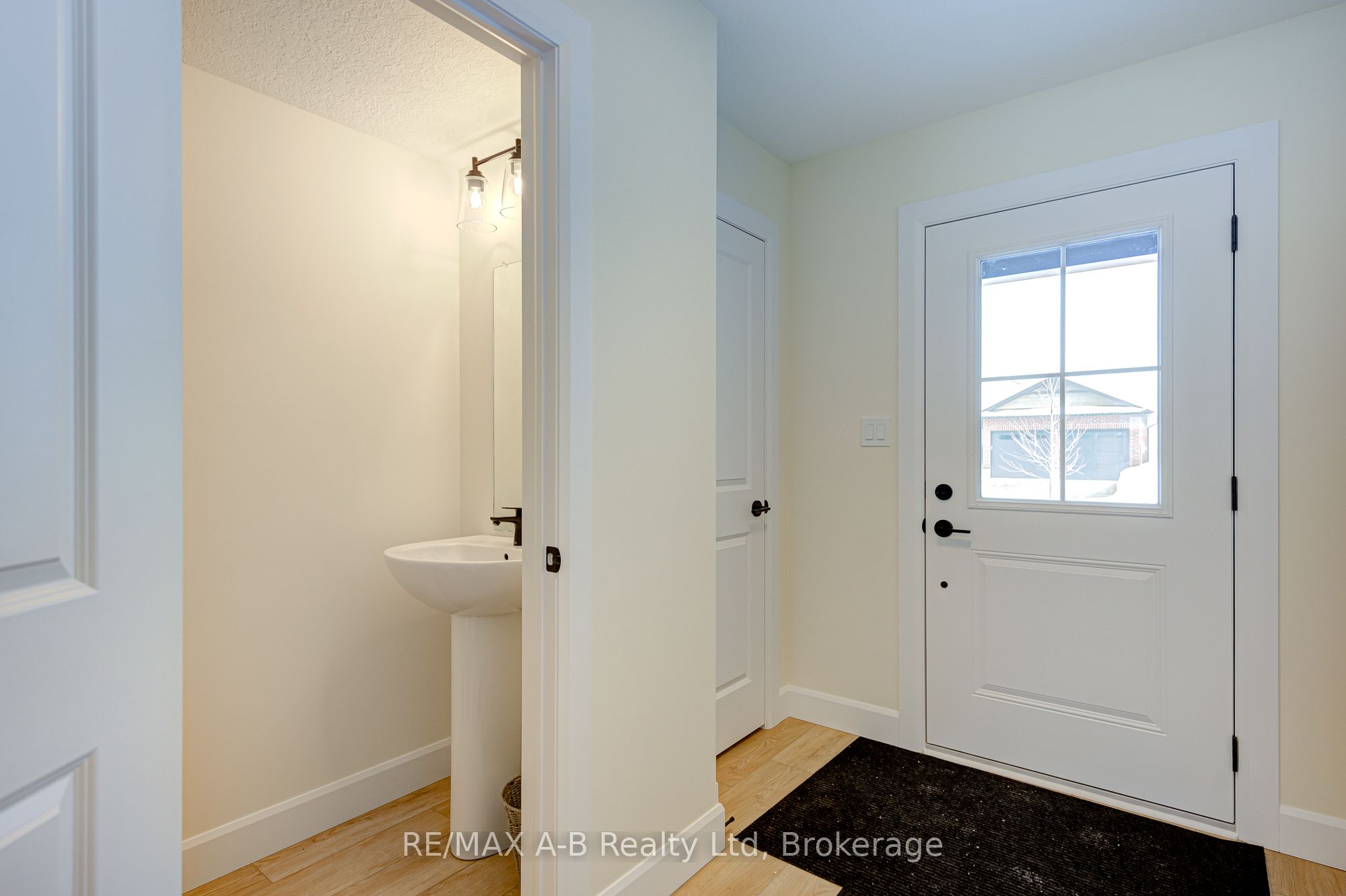 30 Linda Drive Property Photo 4