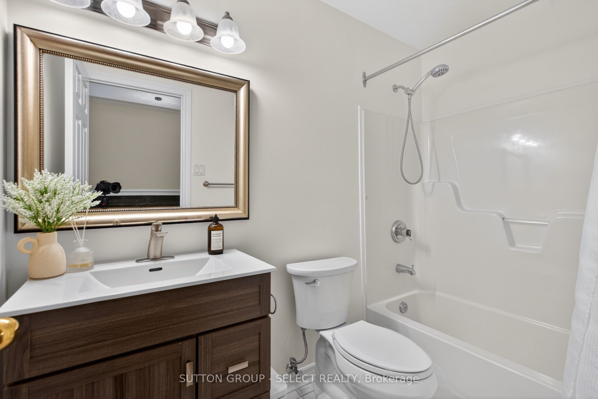270 North Centre Road 5 Property Photo 20