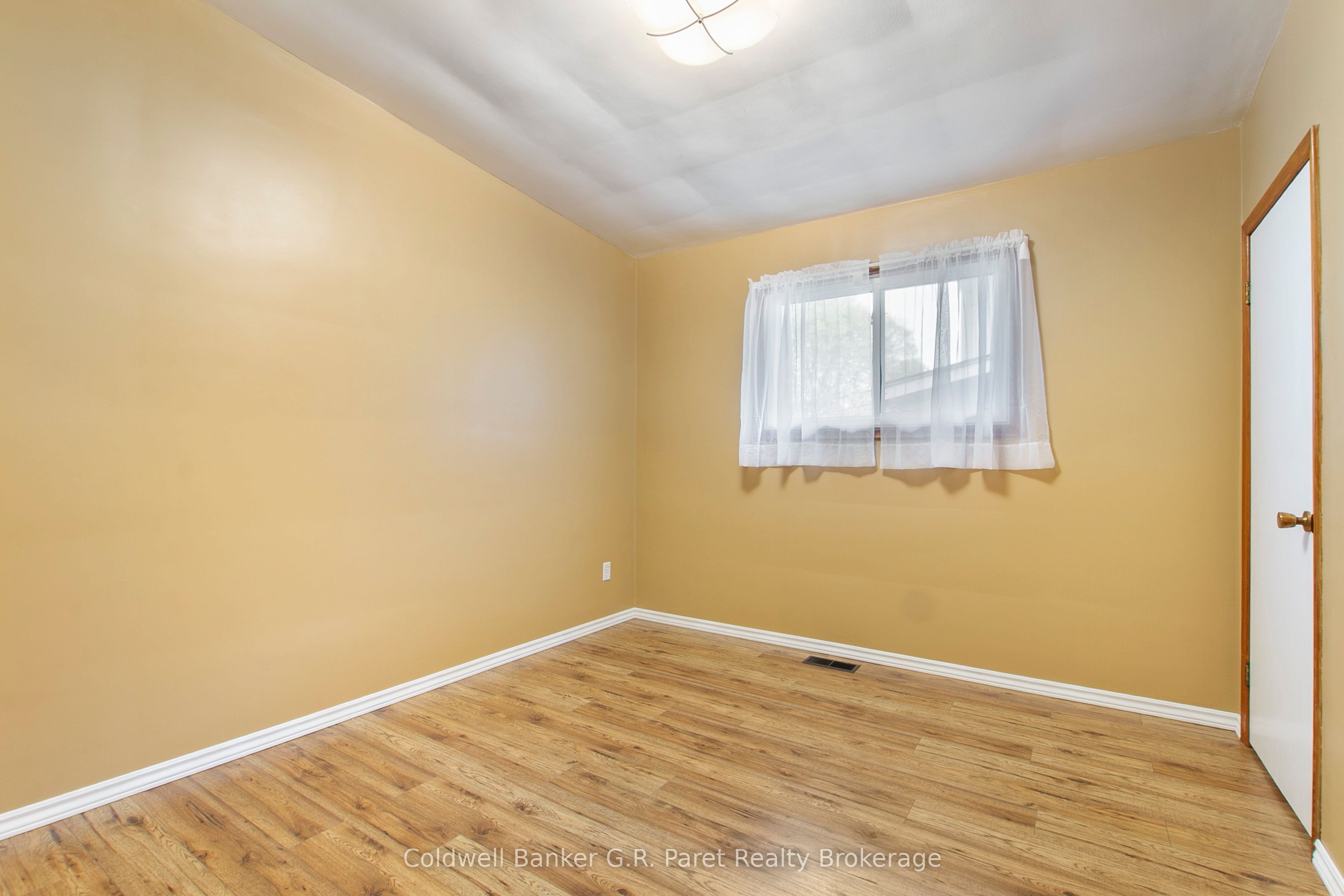 105 Queen Street Property Photo 10