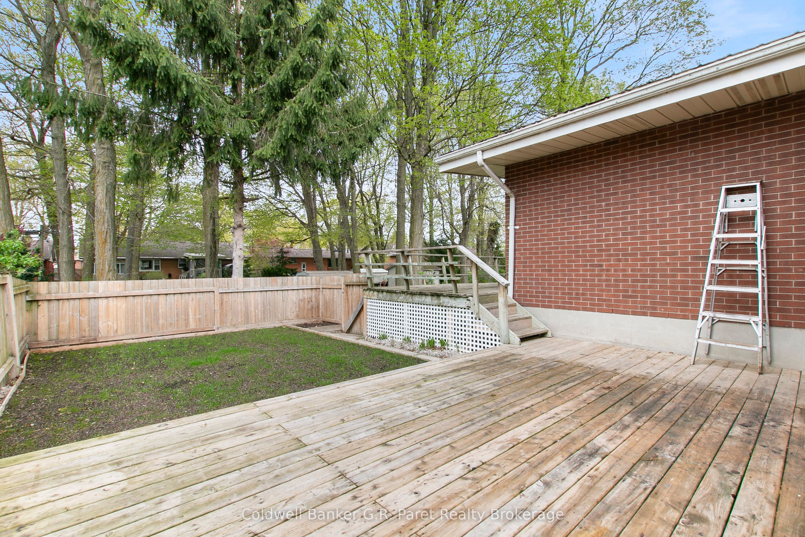 105 Queen Street Property Photo 22