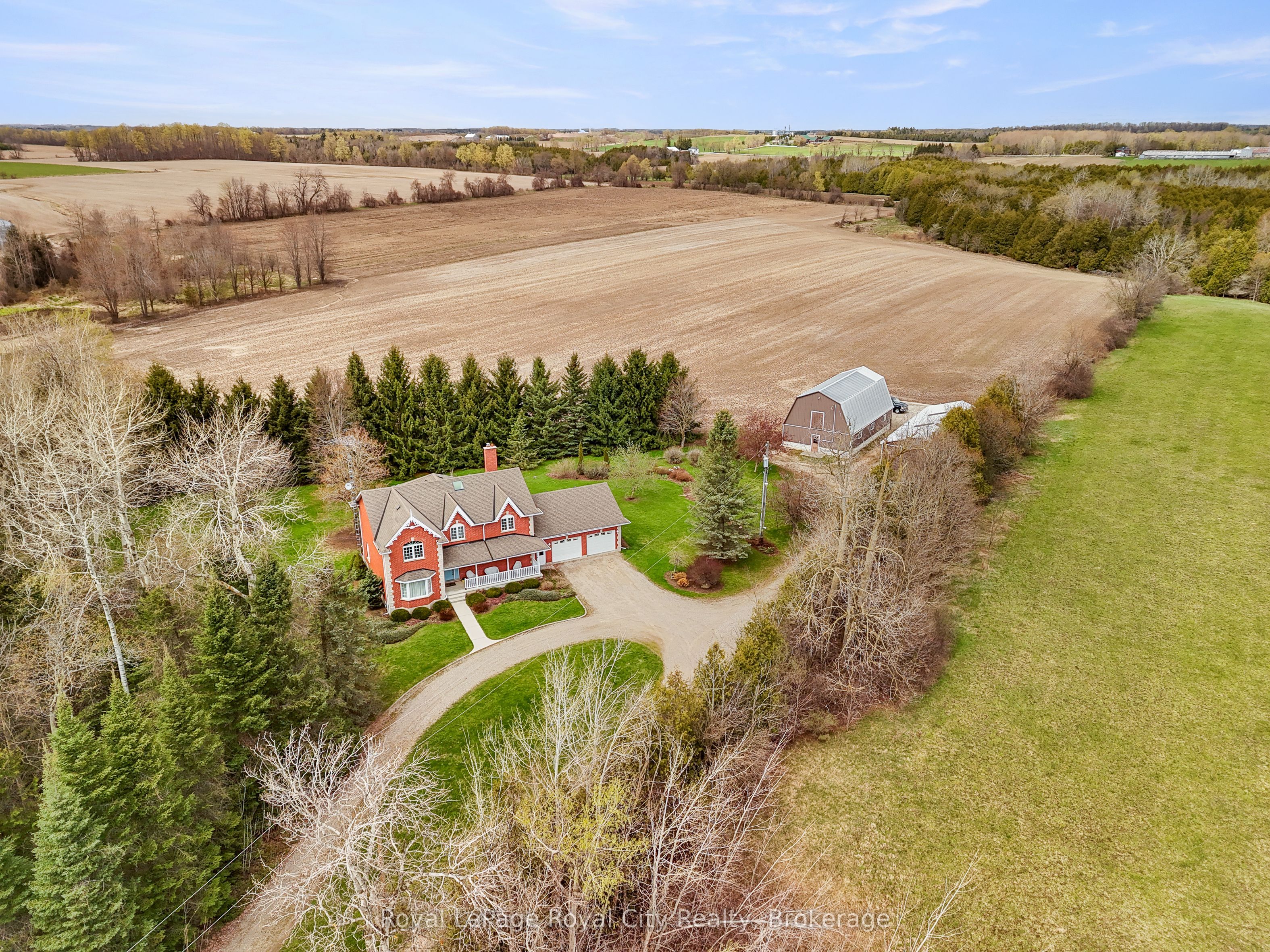 5445 5th Line Property Photo 2