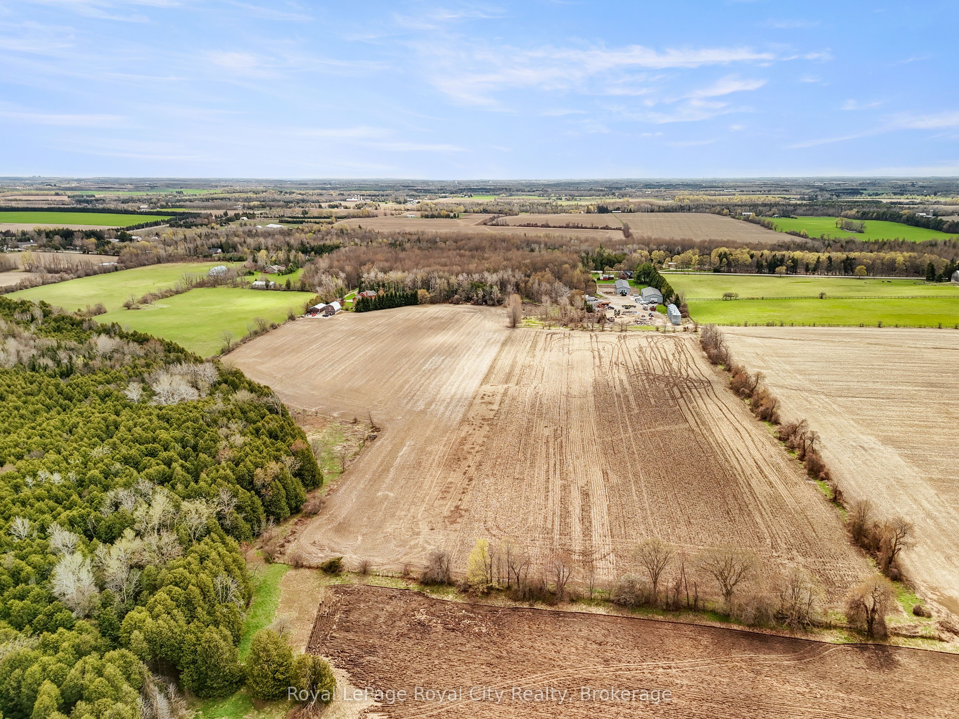 5445 5th Line Property Photo 3