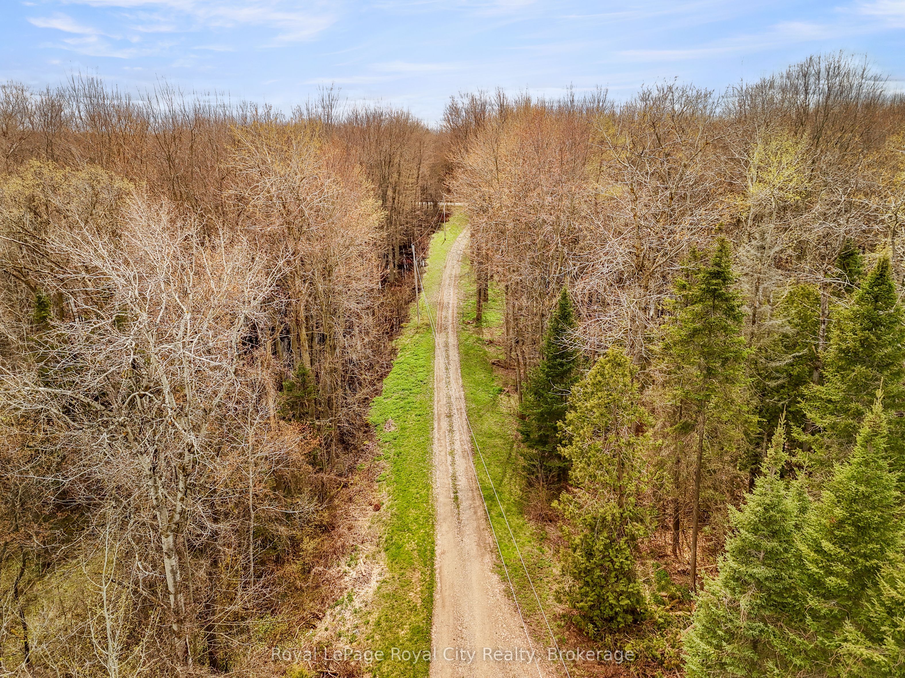 5445 5th Line Property Photo 4