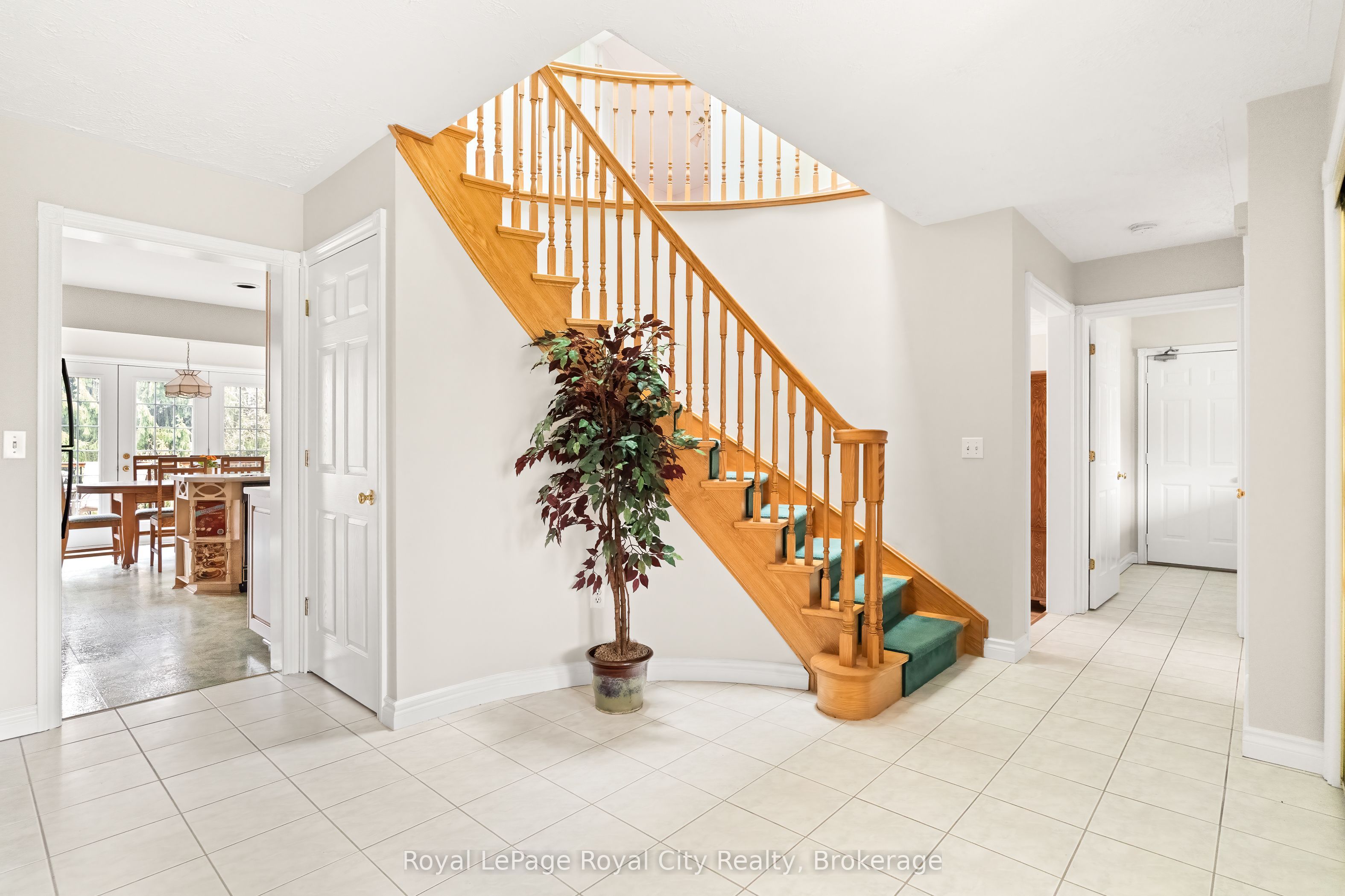 5445 5th Line Property Photo 6