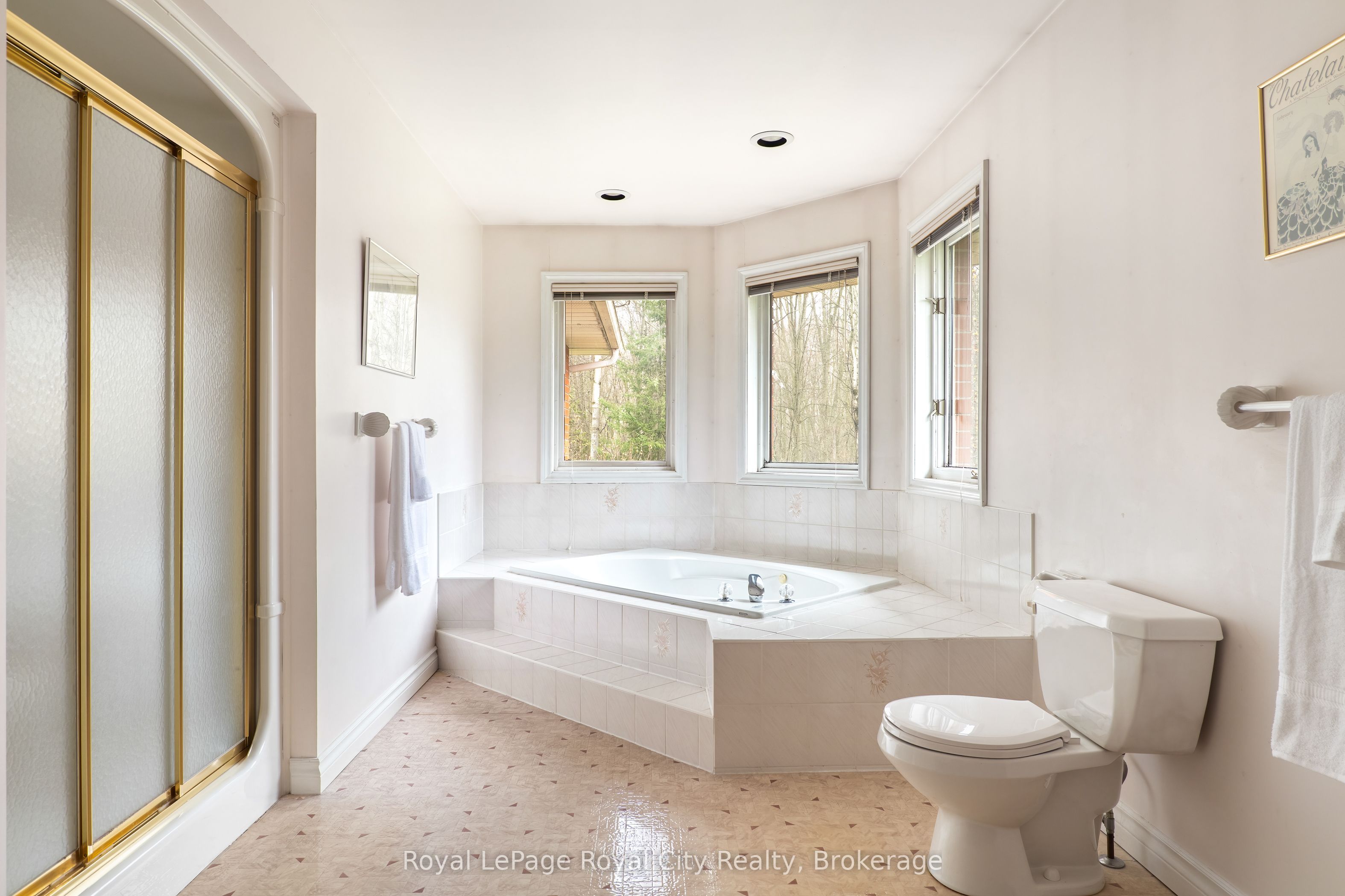 5445 5th Line Property Photo 17