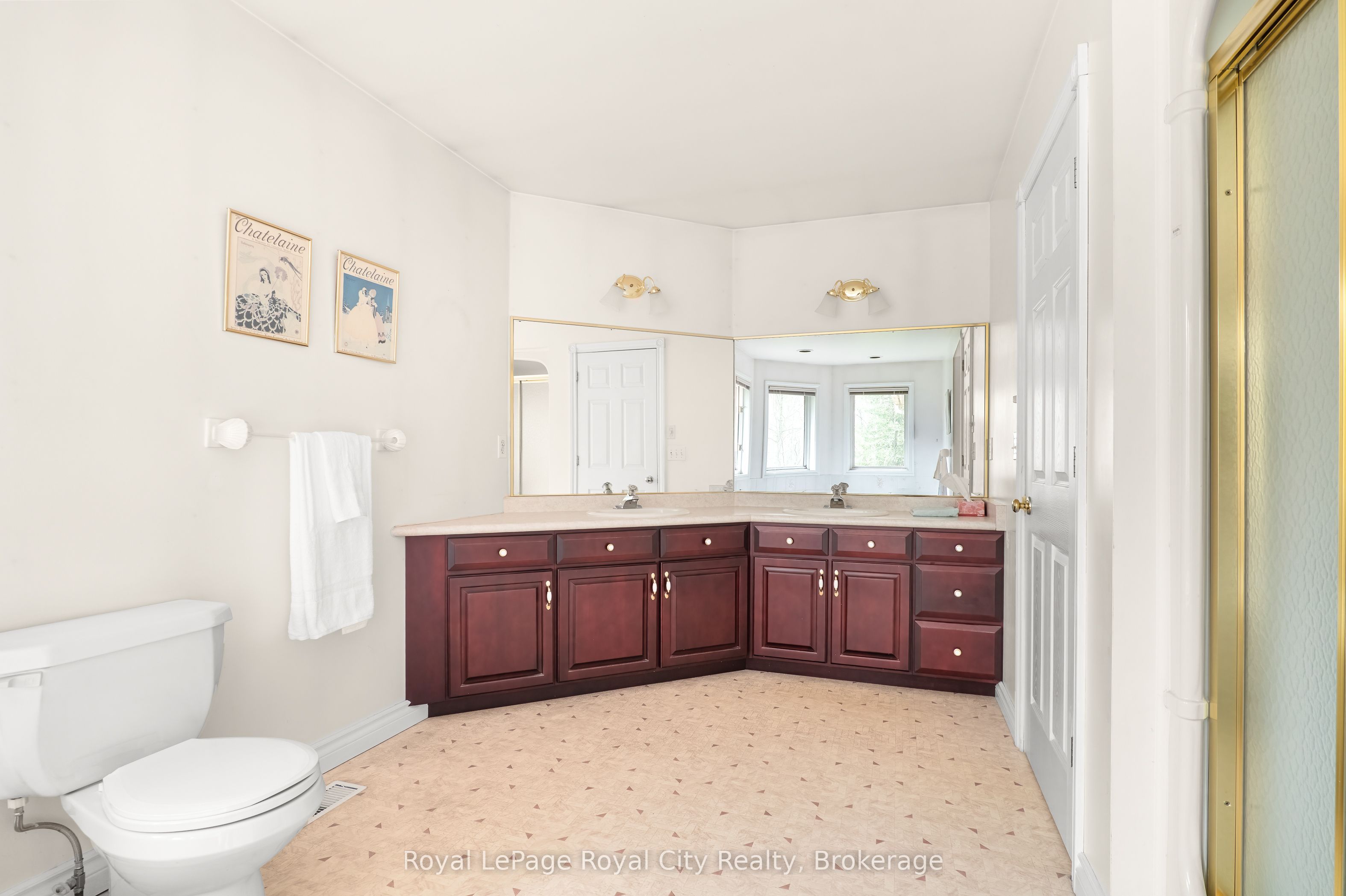5445 5th Line Property Photo 18