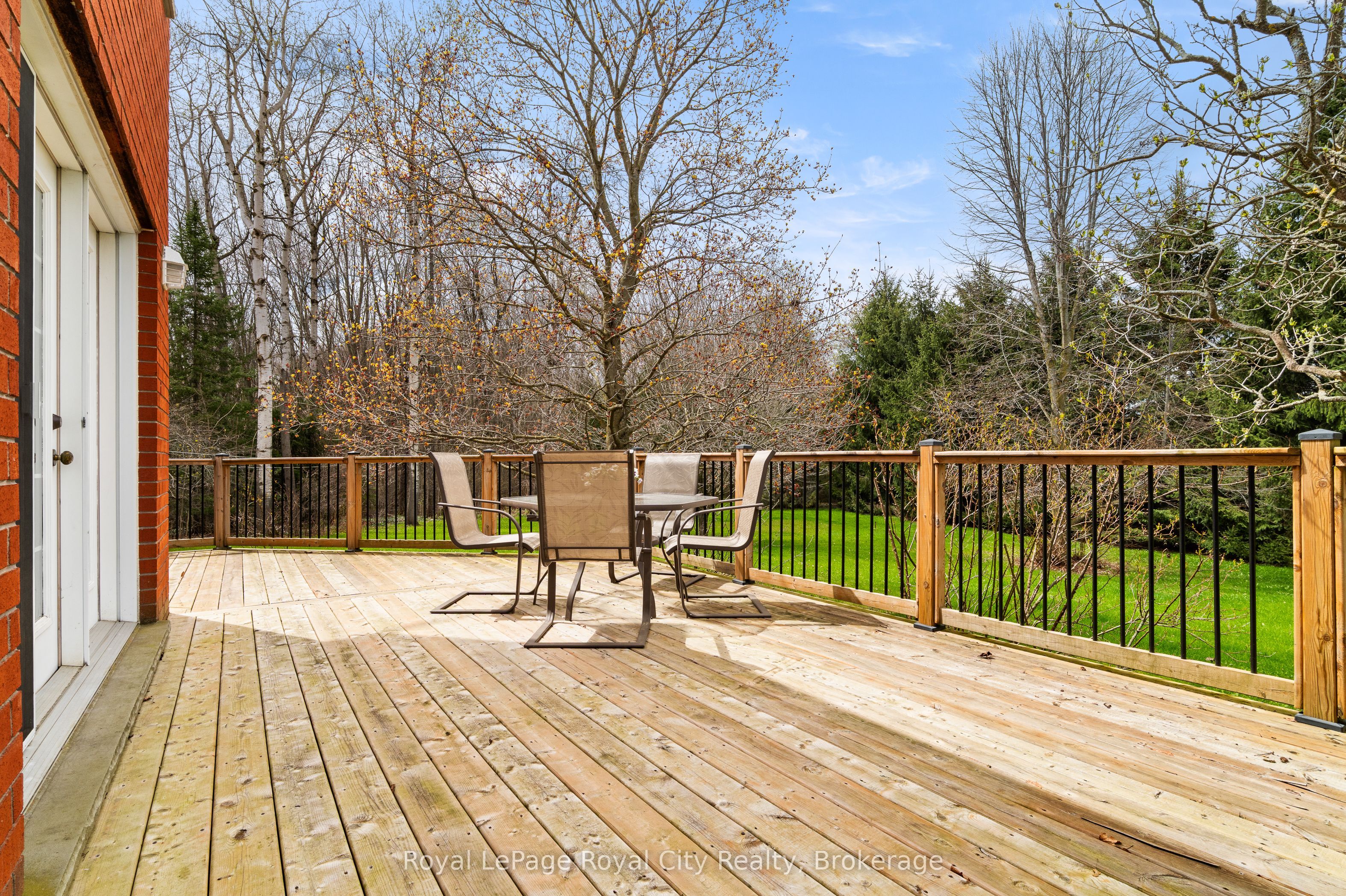 5445 5th Line Property Photo 25