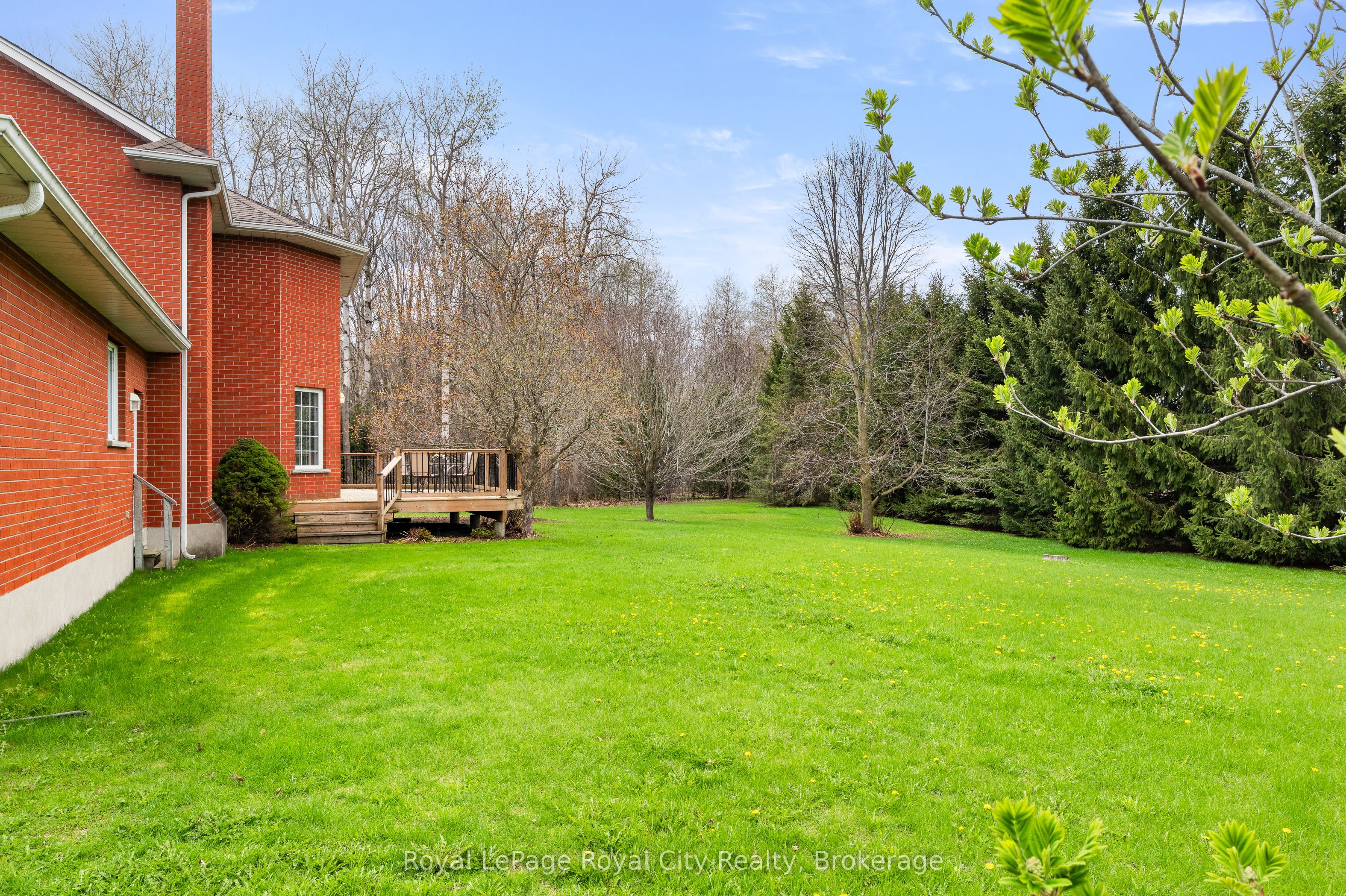 5445 5th Line Property Photo 27