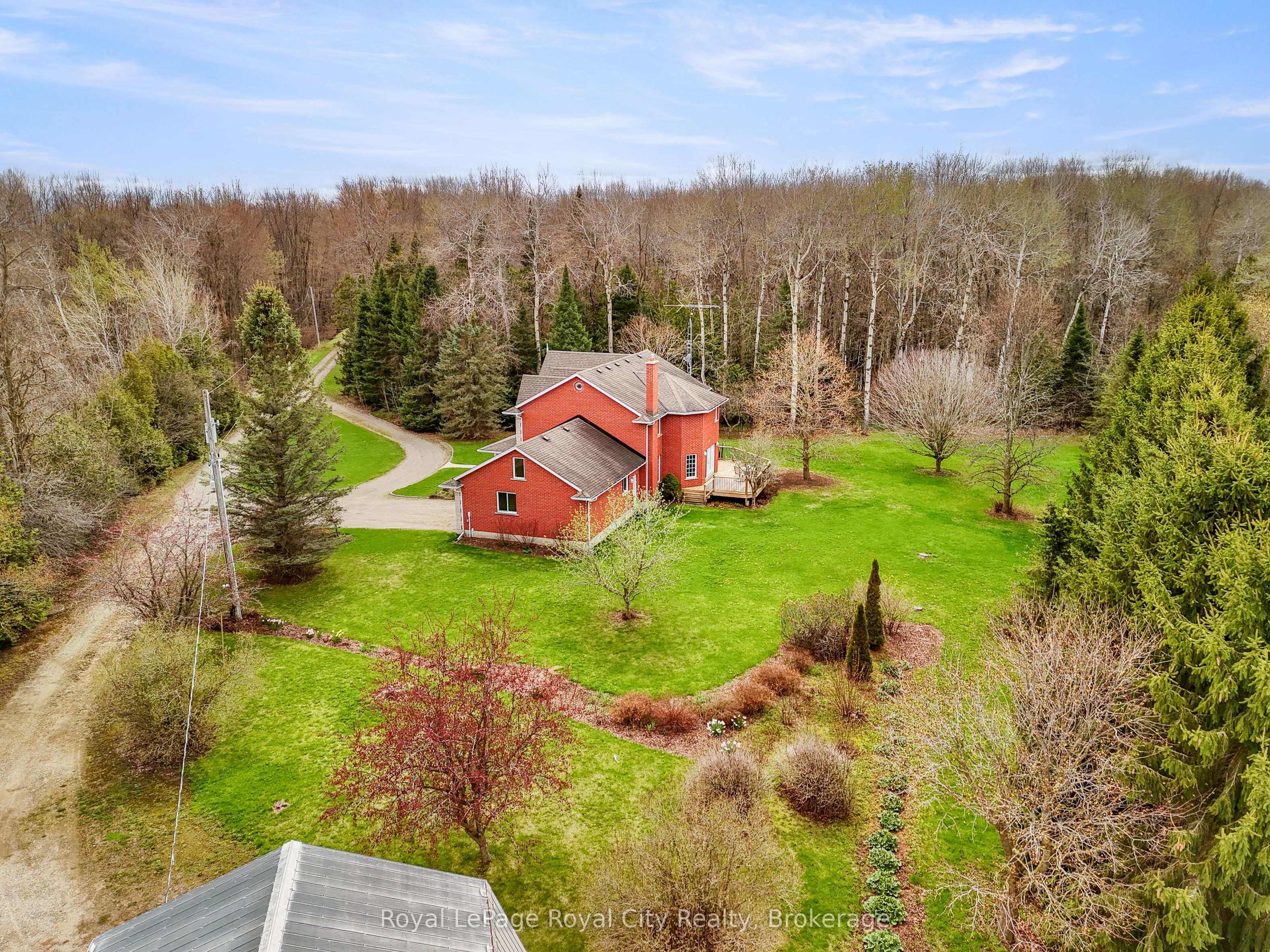 5445 5th Line Property Photo 35