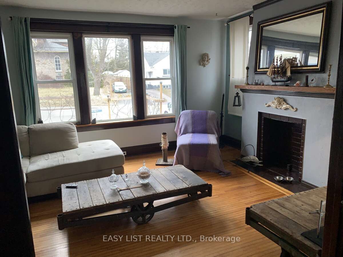 4322 Bampfield Street Property Photo 5