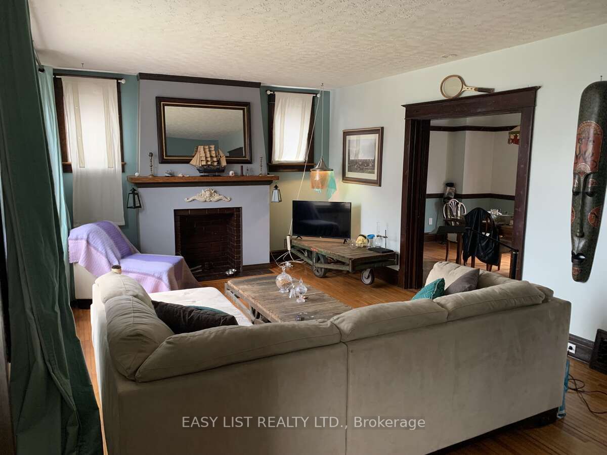 4322 Bampfield Street Property Photo 7