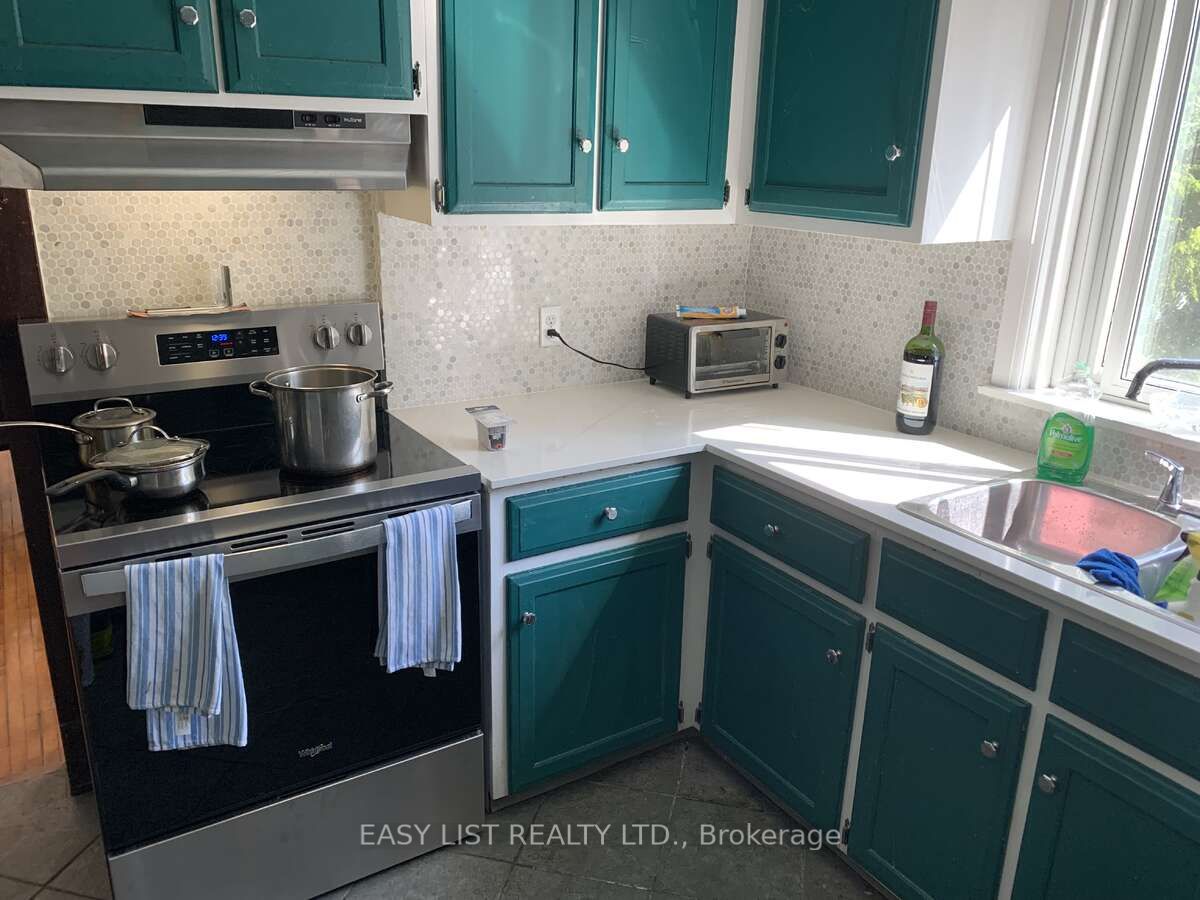 4322 Bampfield Street Property Photo 8