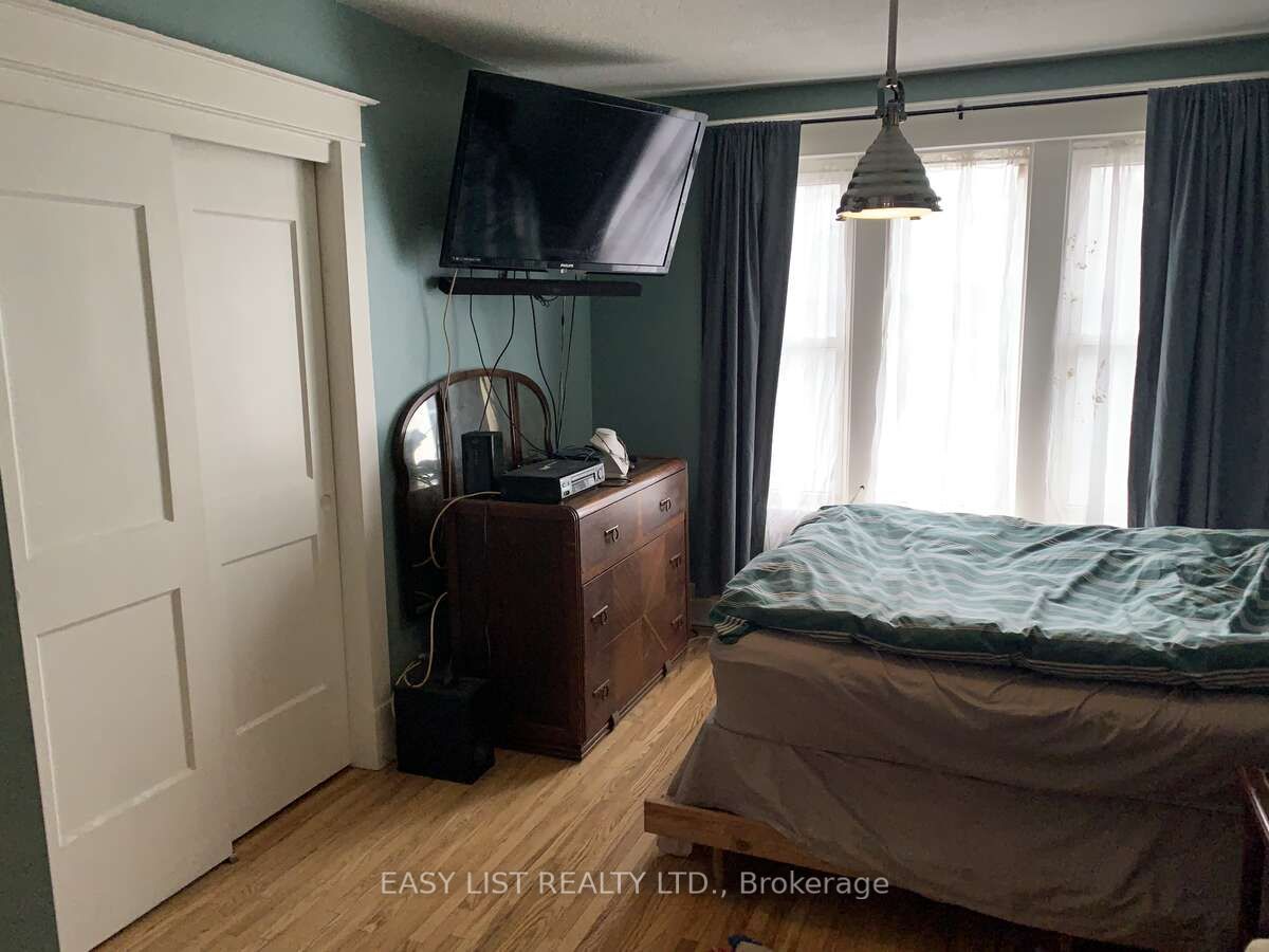 4322 Bampfield Street Property Photo 14
