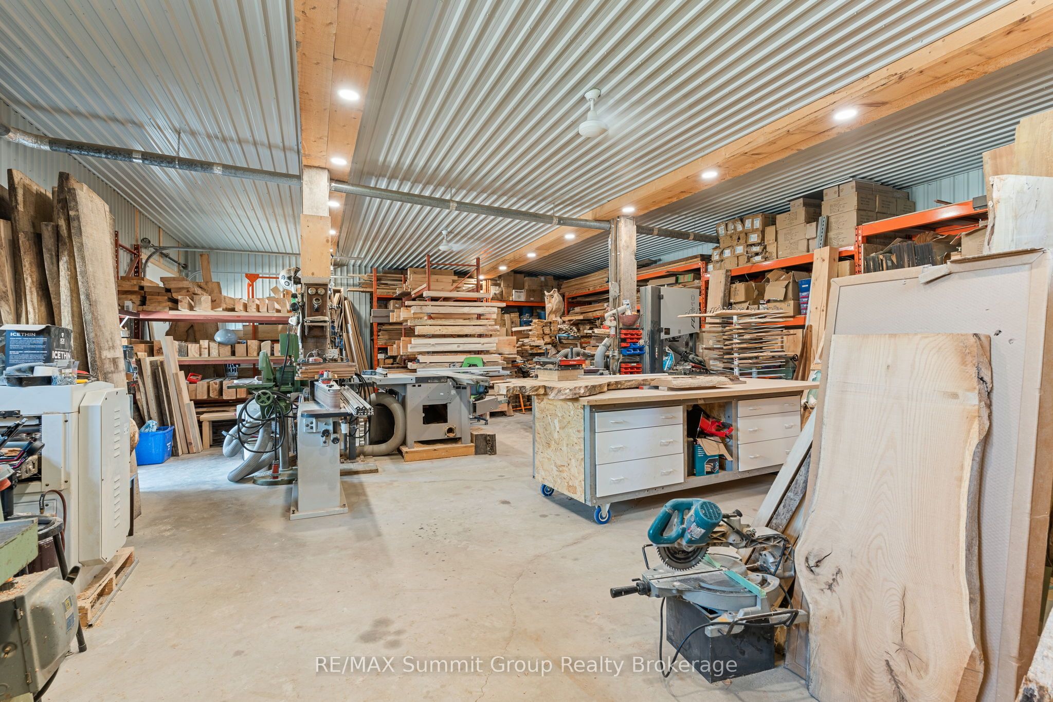 140 & 145 Wellington Street Property Photo 7