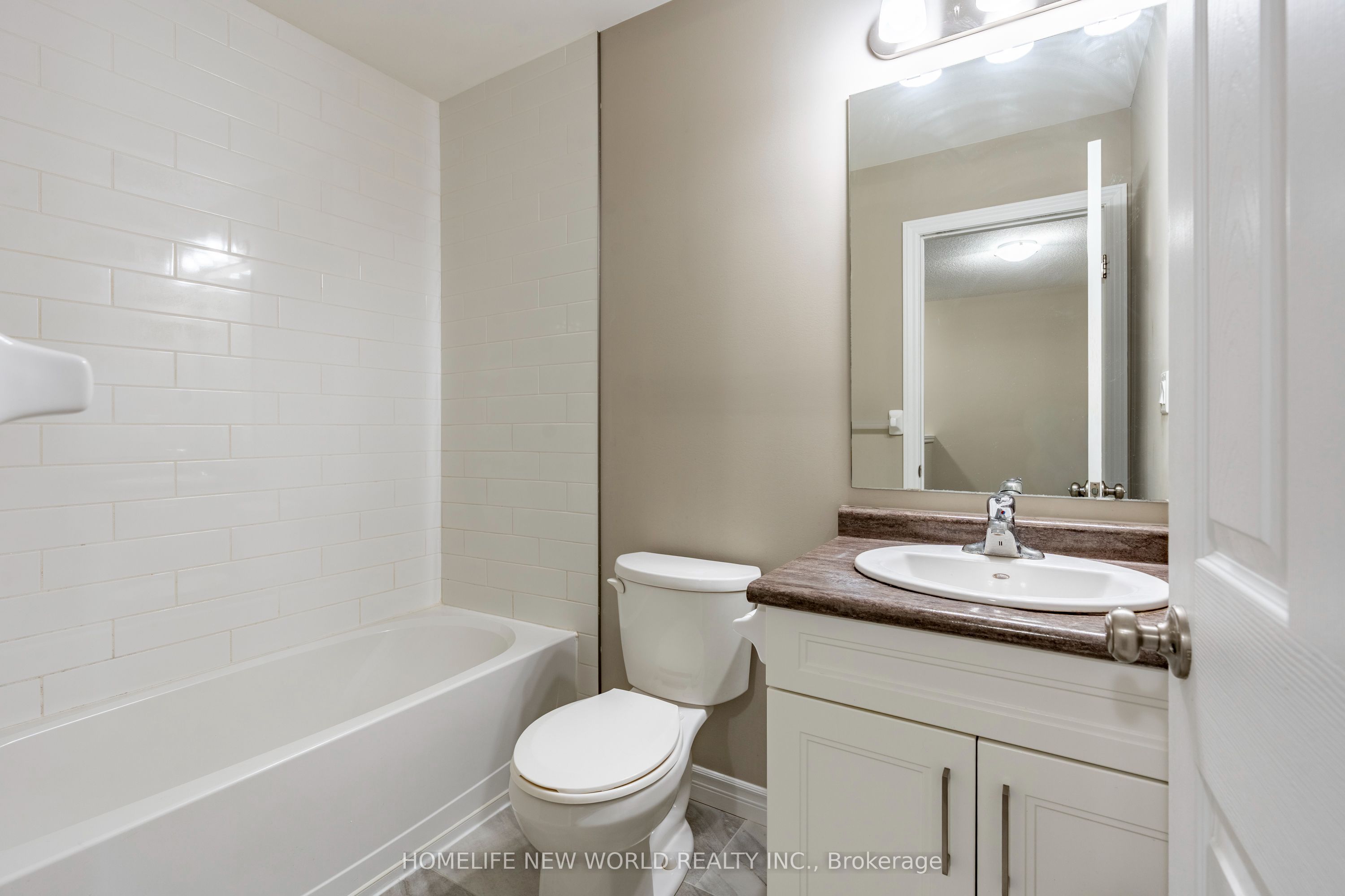 452 Avens Street Property Photo 19