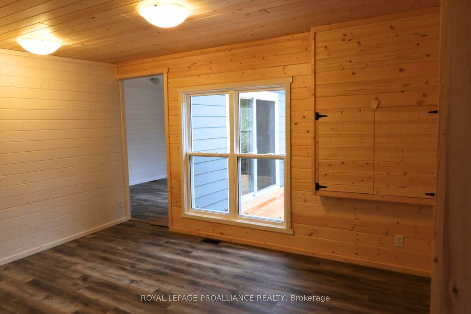 1049 South Road Property Photo 6