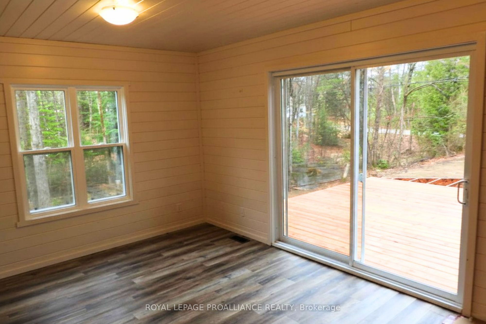1049 South Road Property Photo 7