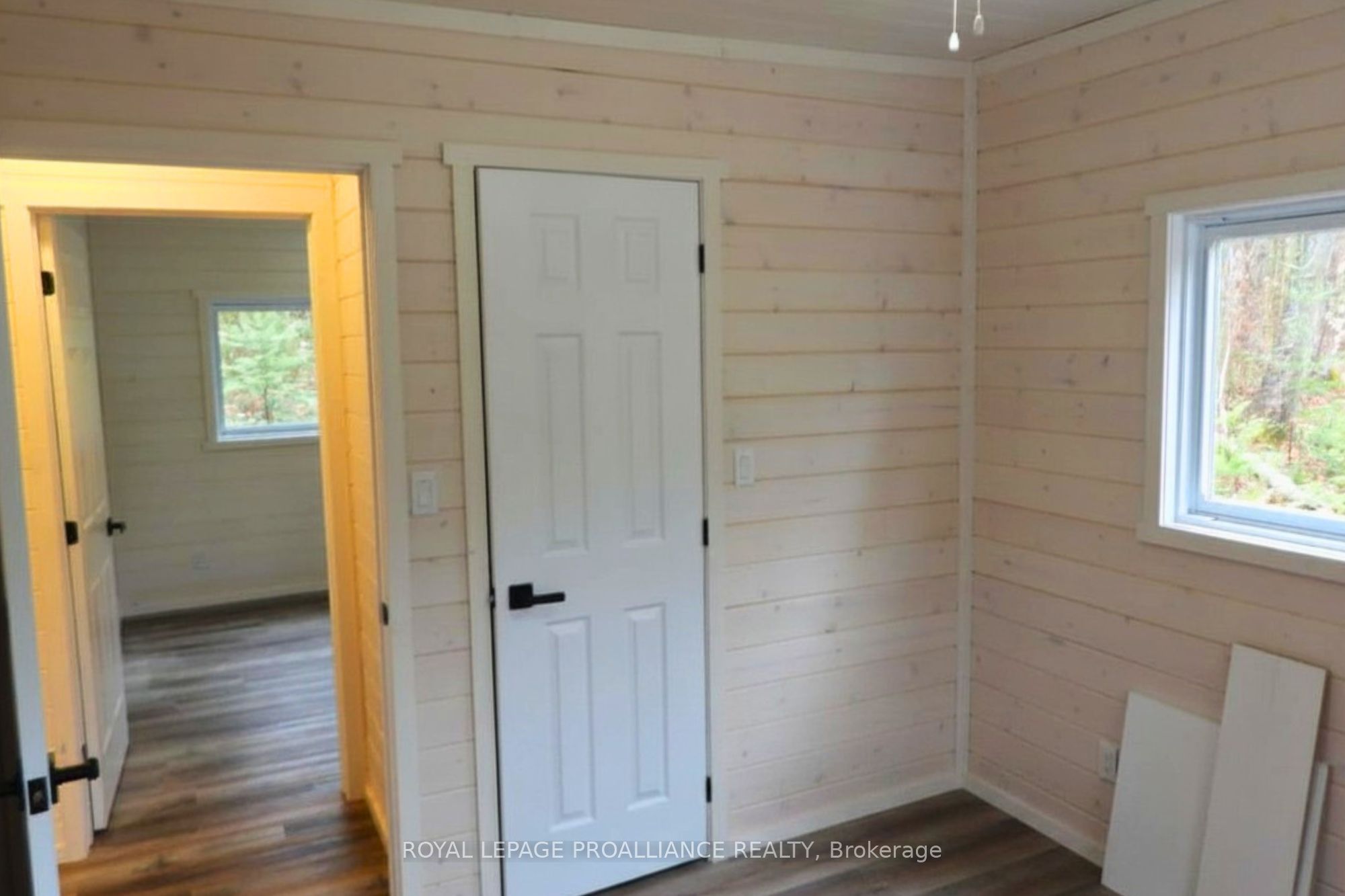 1049 South Road Property Photo 8