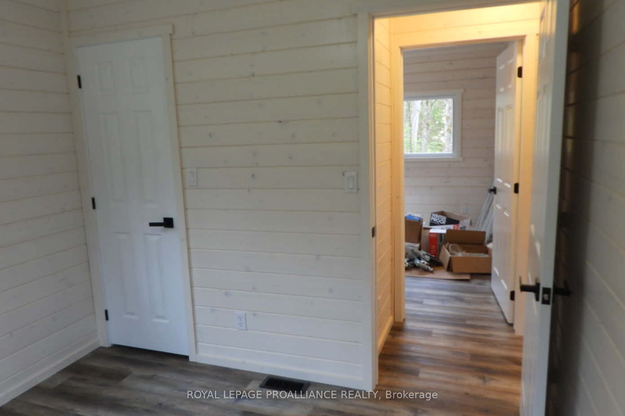 1049 South Road Property Photo 9