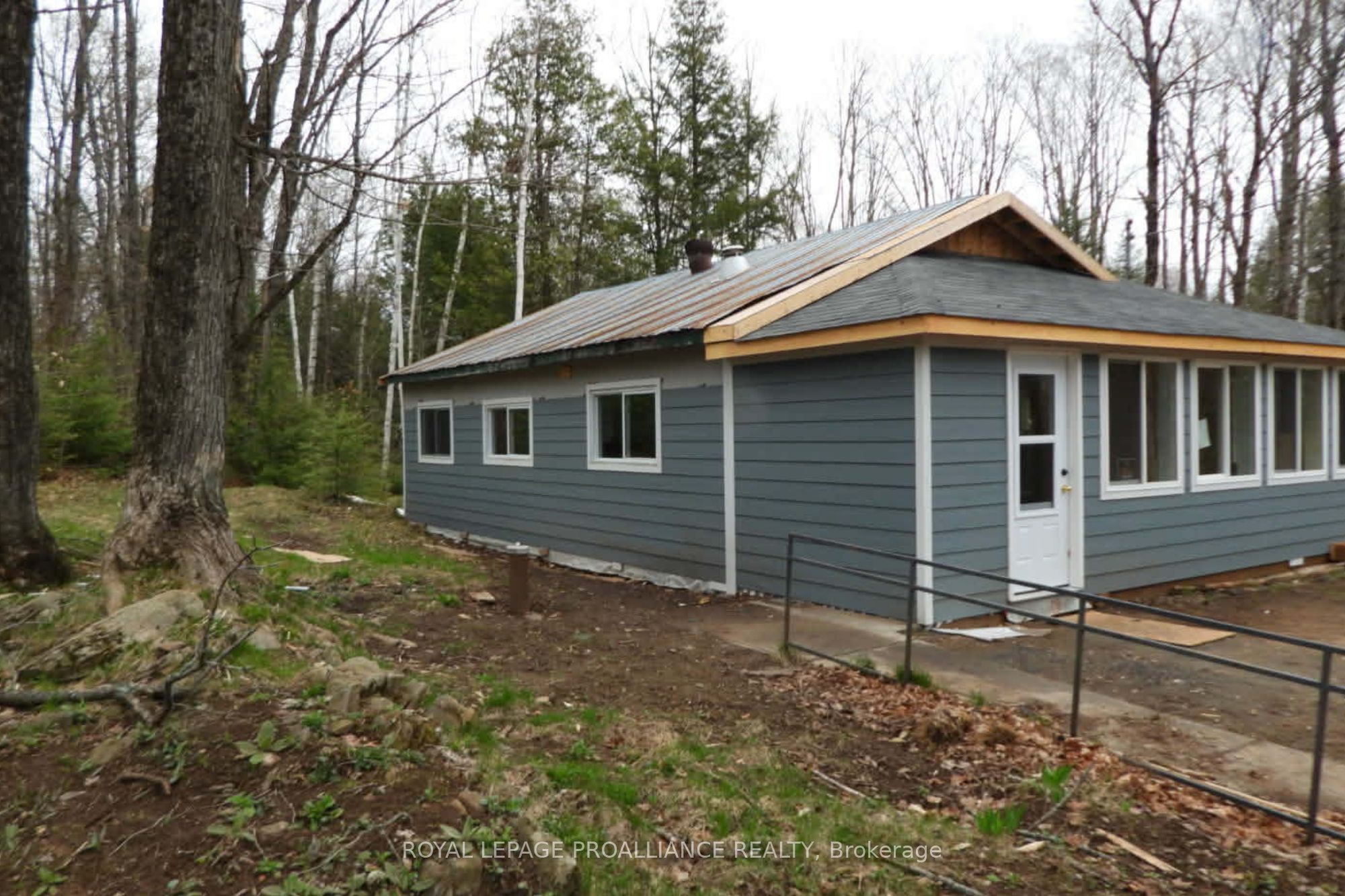 1049 South Road Property Photo 13