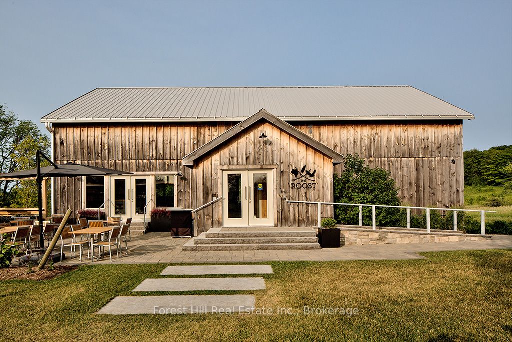 415763 10th Line Property Photo 5
