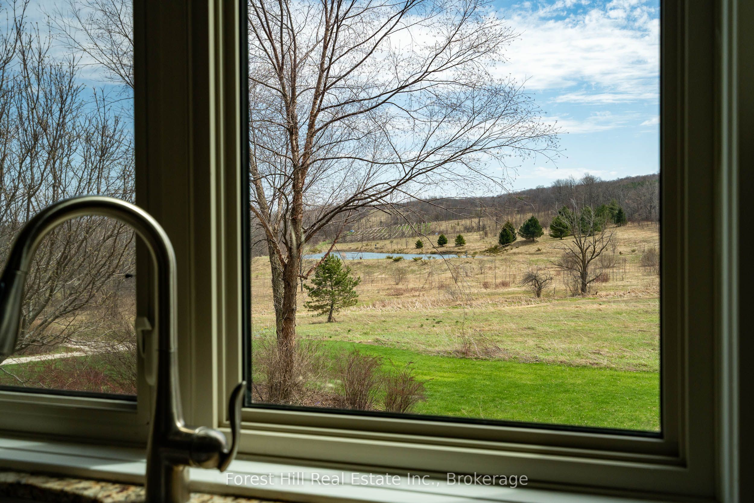 415763 10th Line Property Photo 27