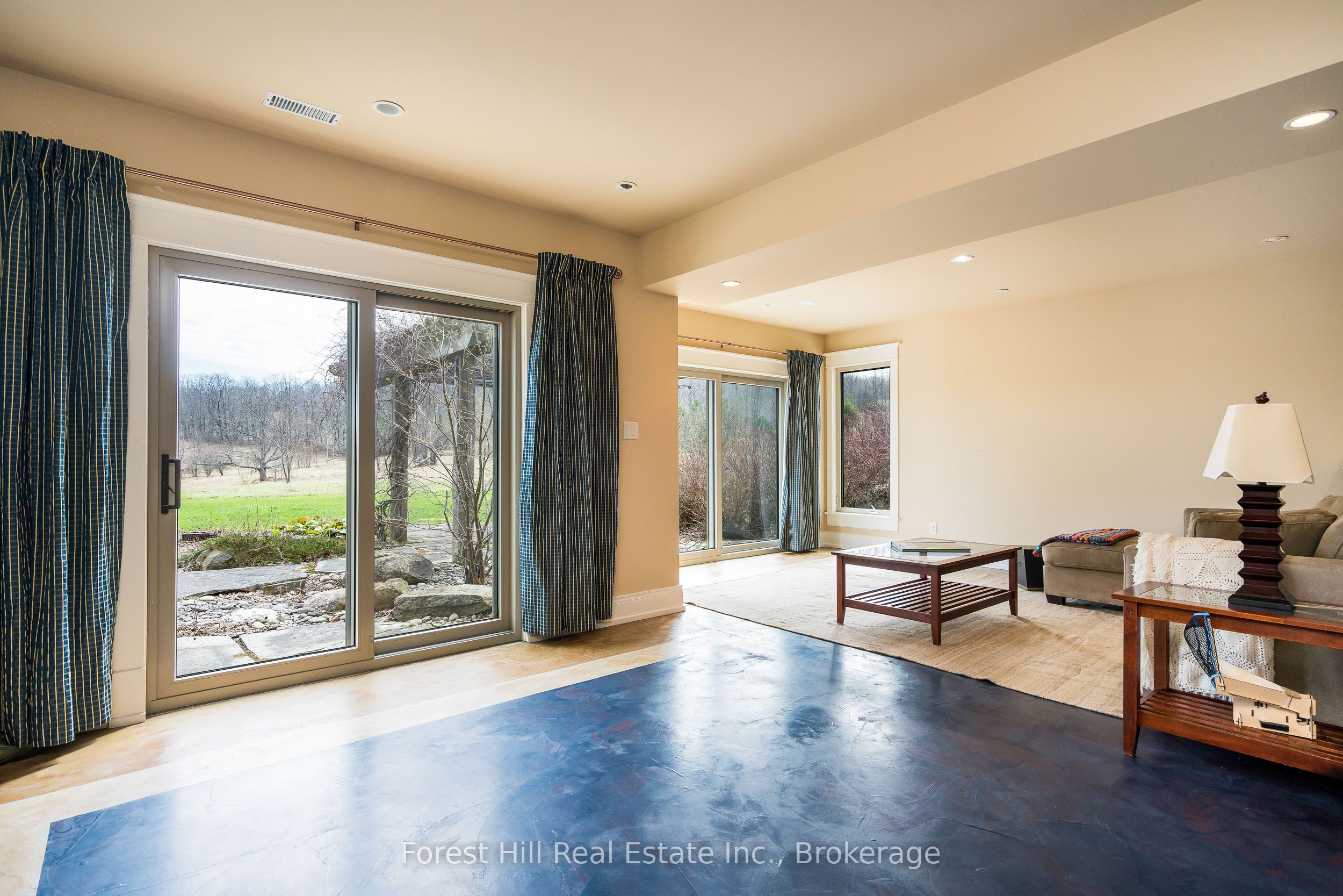 415763 10th Line Property Photo 40