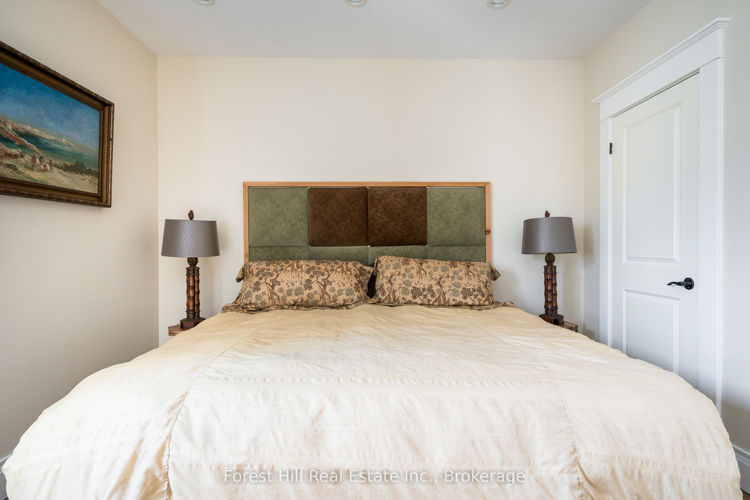 415763 10th Line Property Photo 41