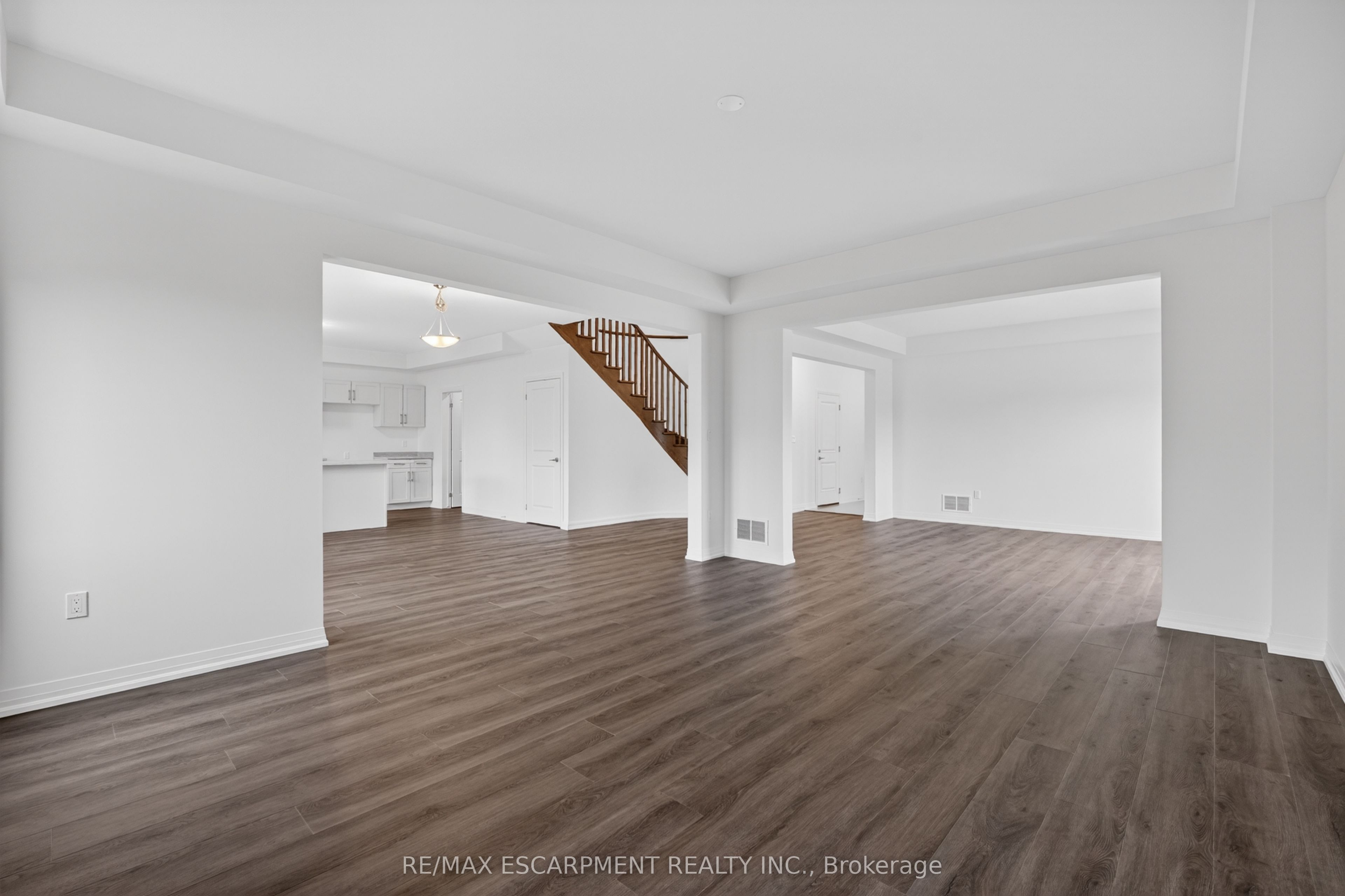 1034 Kraft Road N Property Photo 11