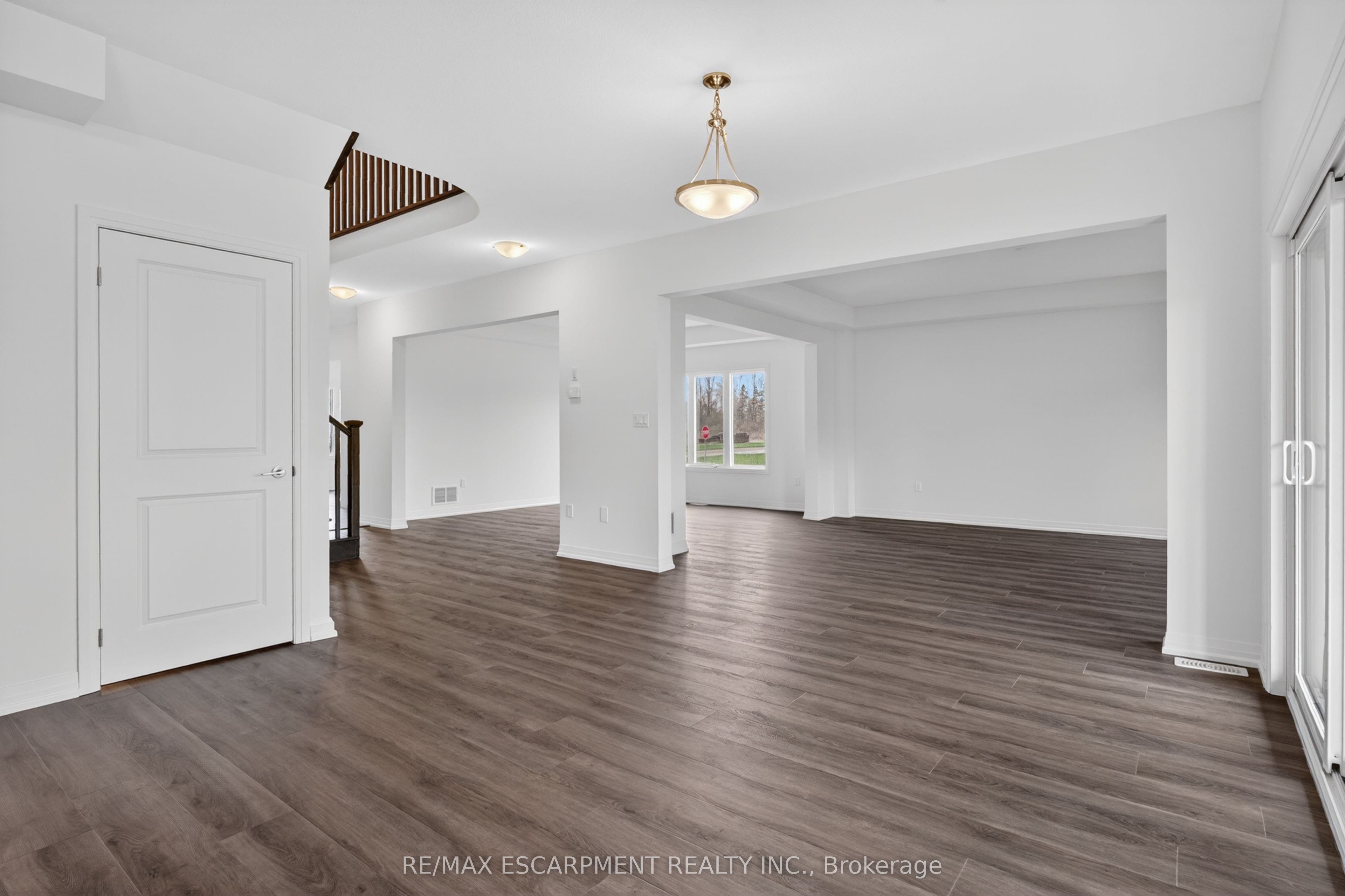 1034 Kraft Road N Property Photo 15
