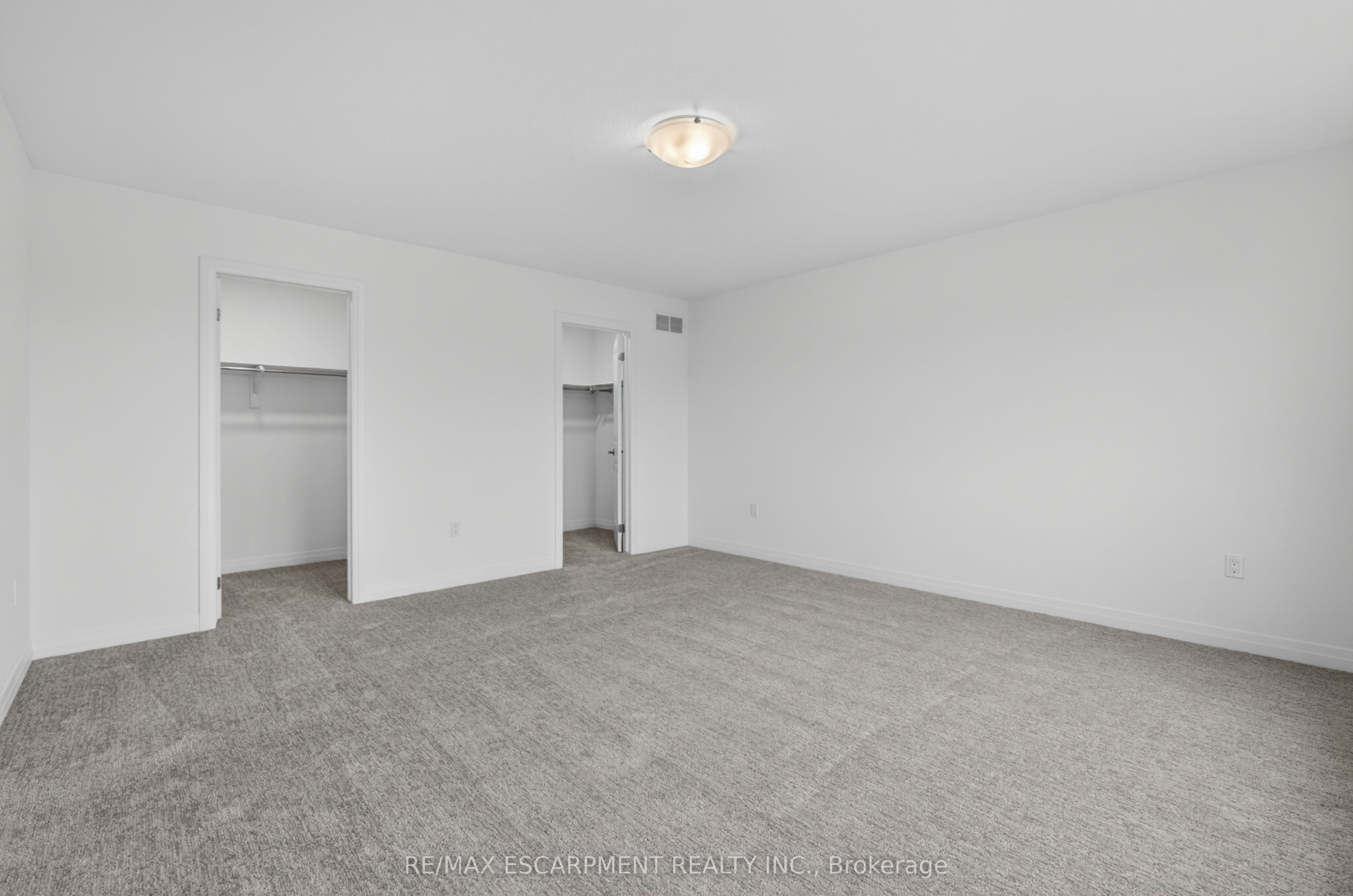 1034 Kraft Road N Property Photo 27