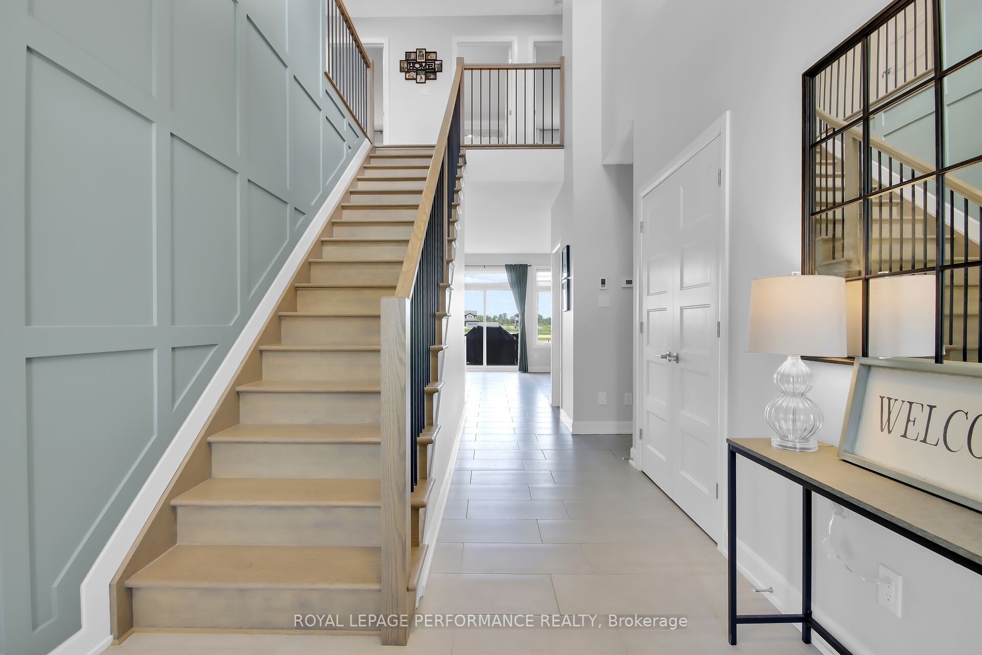 643 Parkview Terrace Property Photo 3