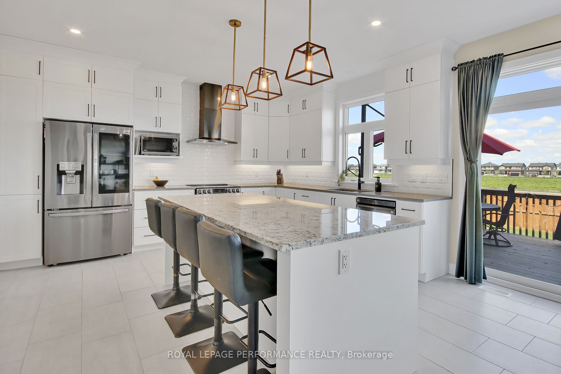 643 Parkview Terrace Property Photo 6