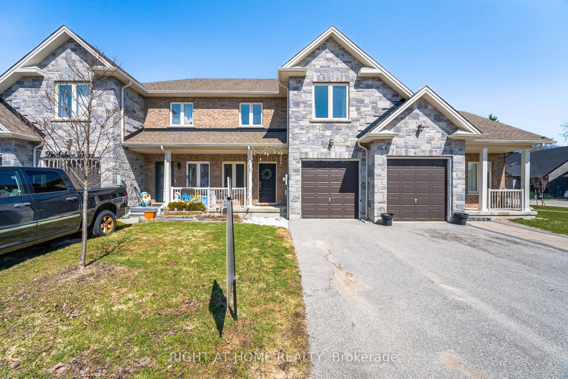 165 Berkshire Drive Property Photo 3