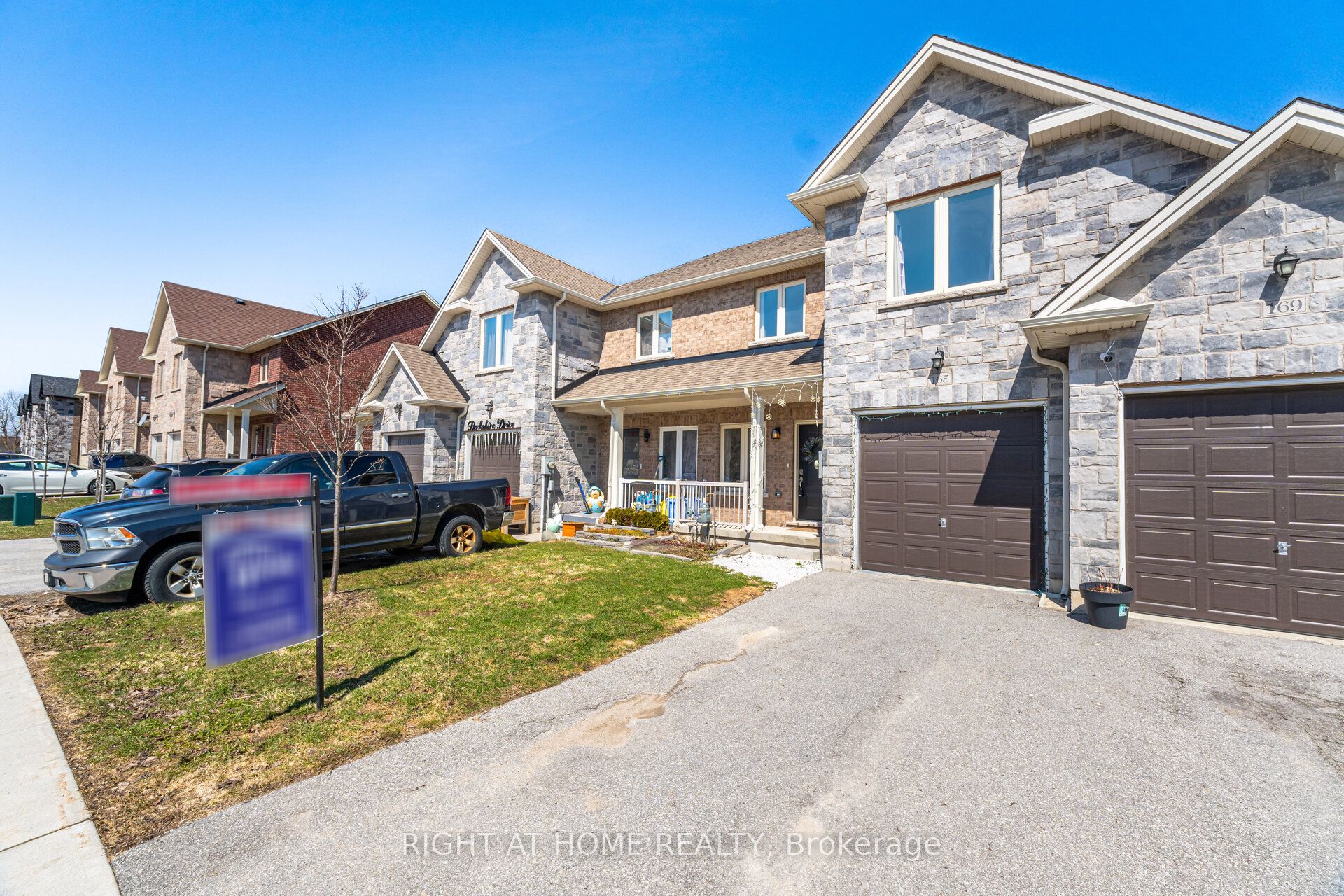 165 Berkshire Drive Property Photo 4