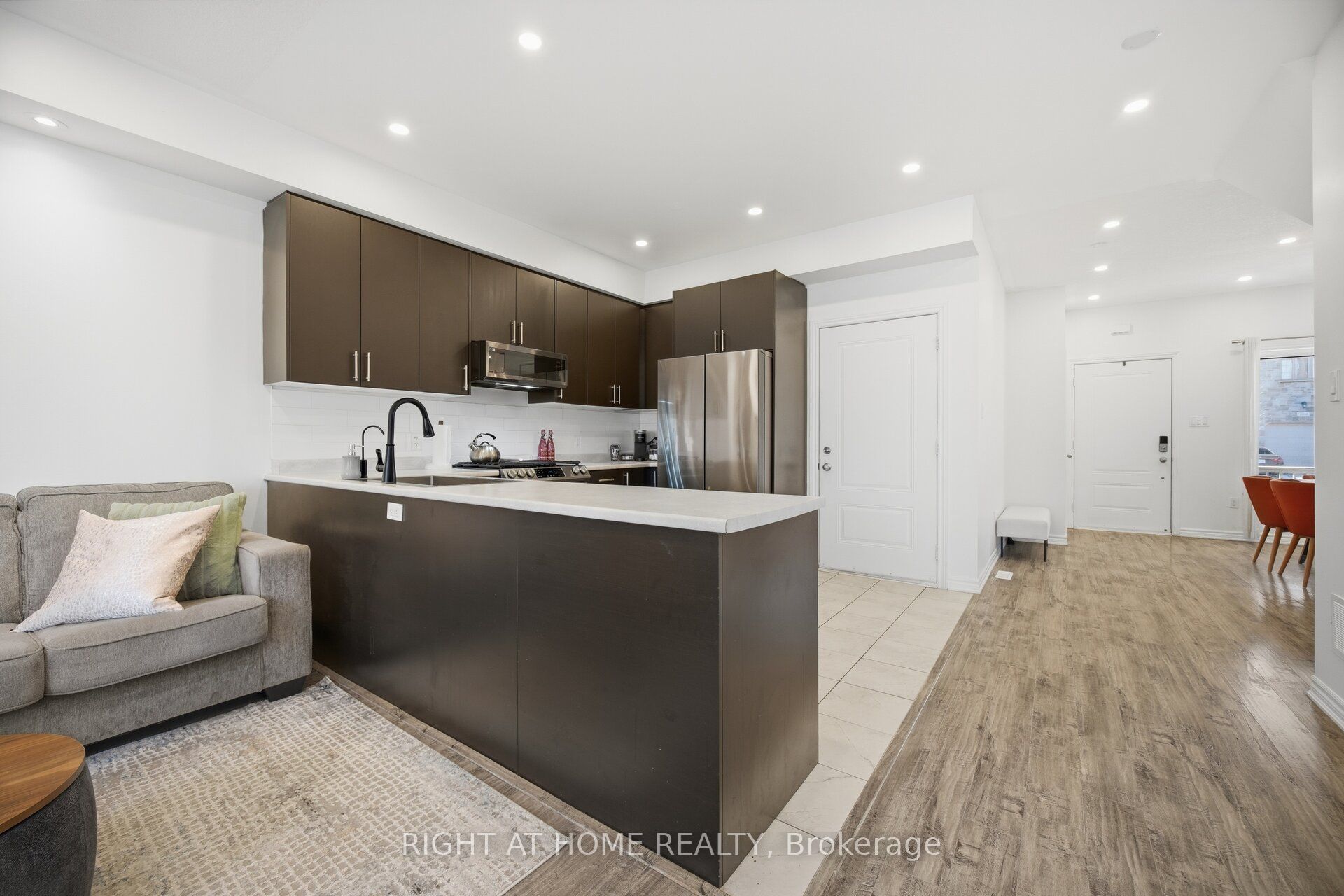 165 Berkshire Drive Property Photo 10