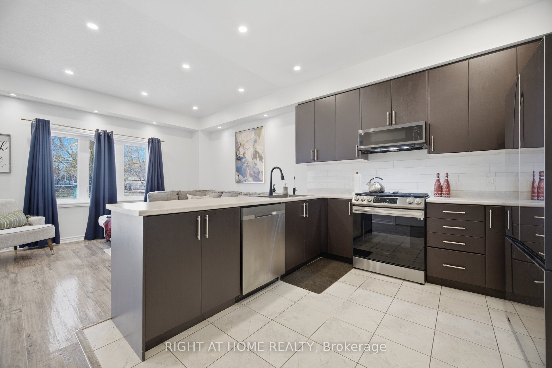 165 Berkshire Drive Property Photo 12