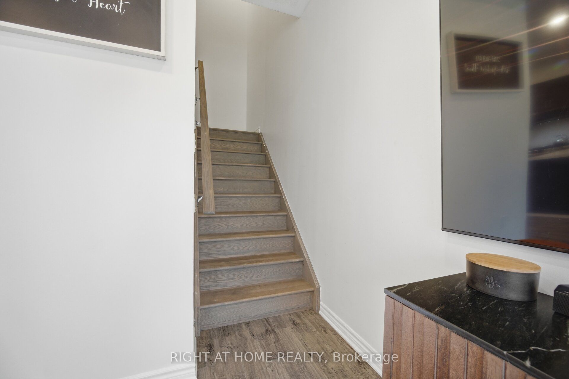 165 Berkshire Drive Property Photo 21