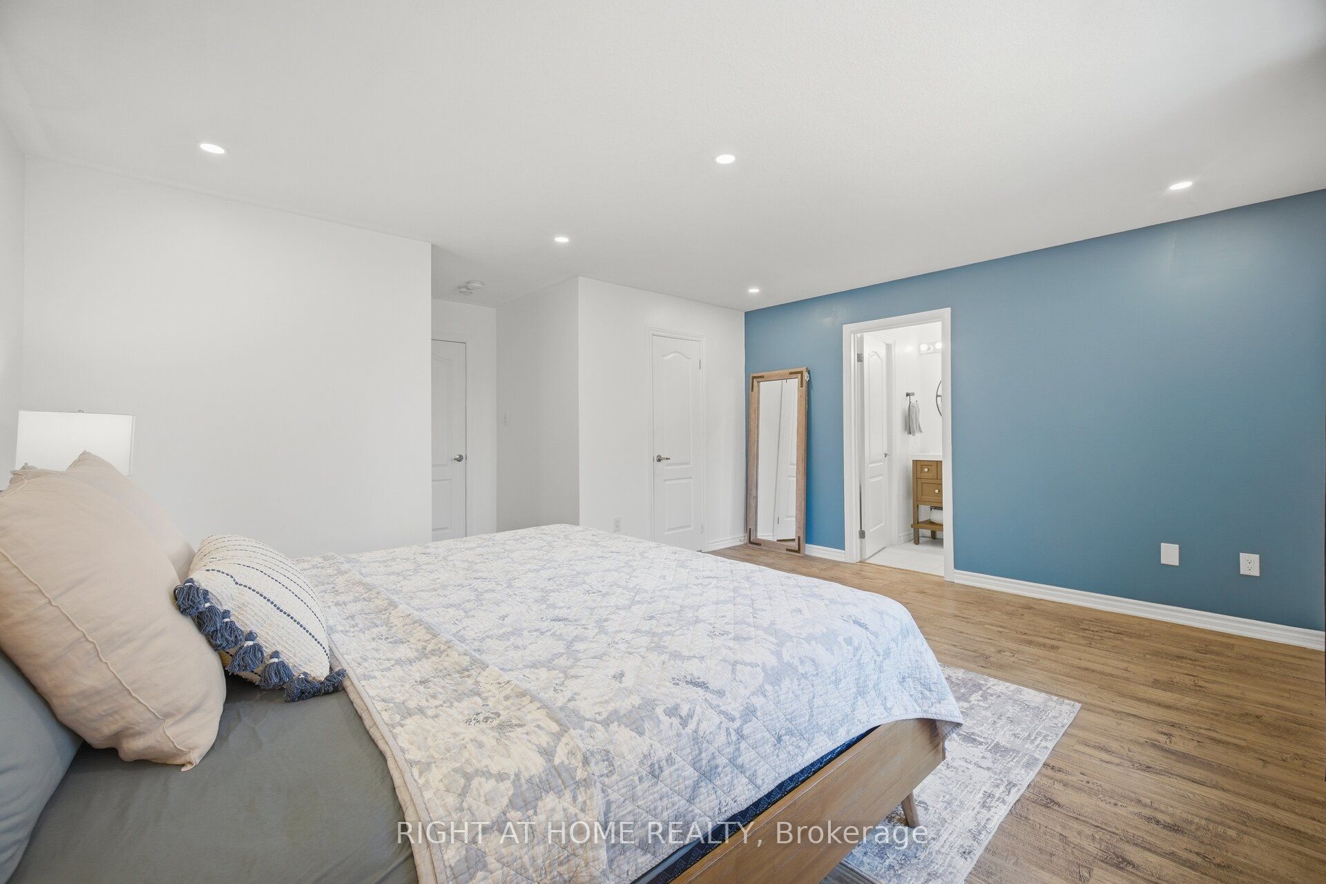 165 Berkshire Drive Property Photo 25