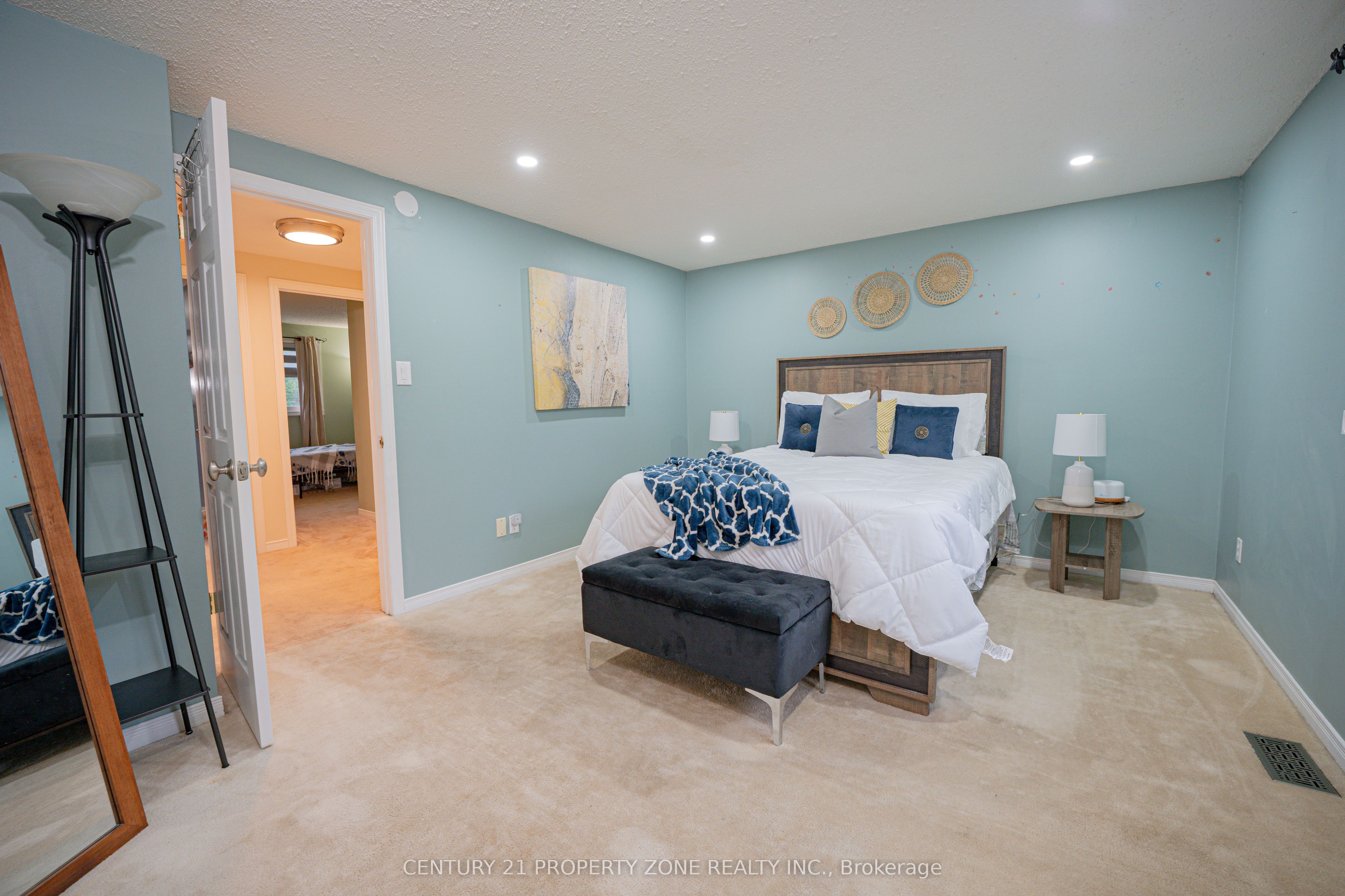 92 Highland Crescent Property Photo 16