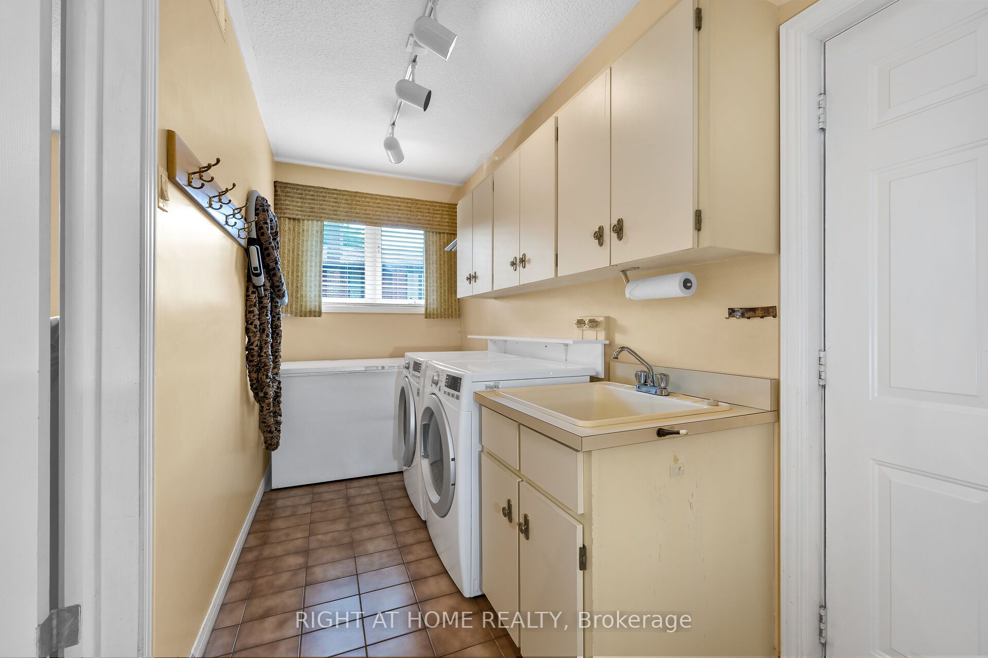 33 Walnut Drive Property Photo 25