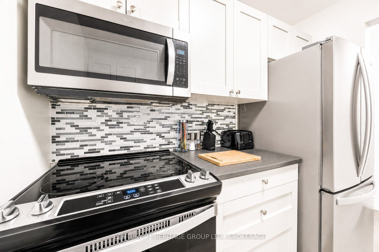 573 Armstrong Road 203 Property Photo 5