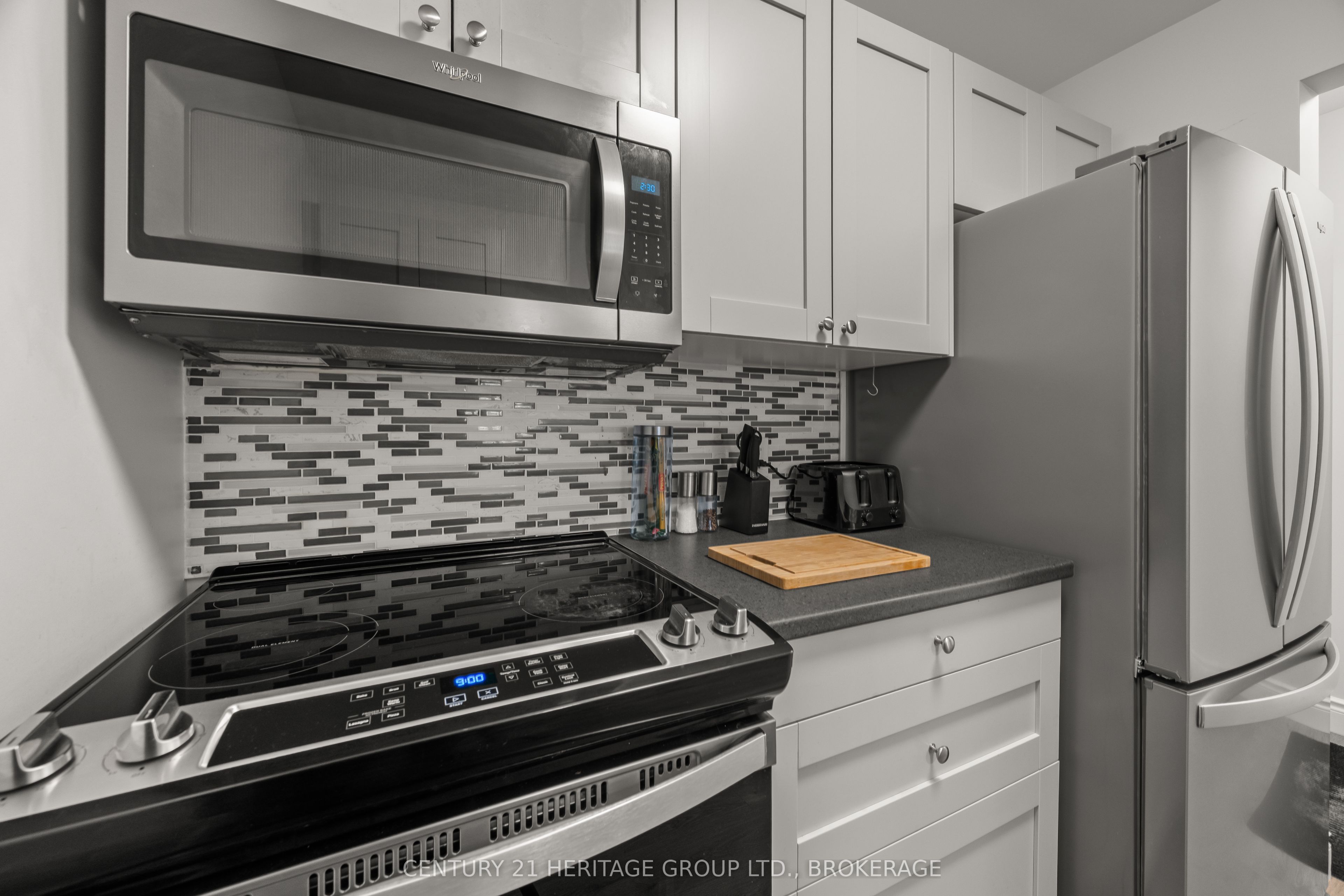 573 Armstrong Road 203 Property Photo 6