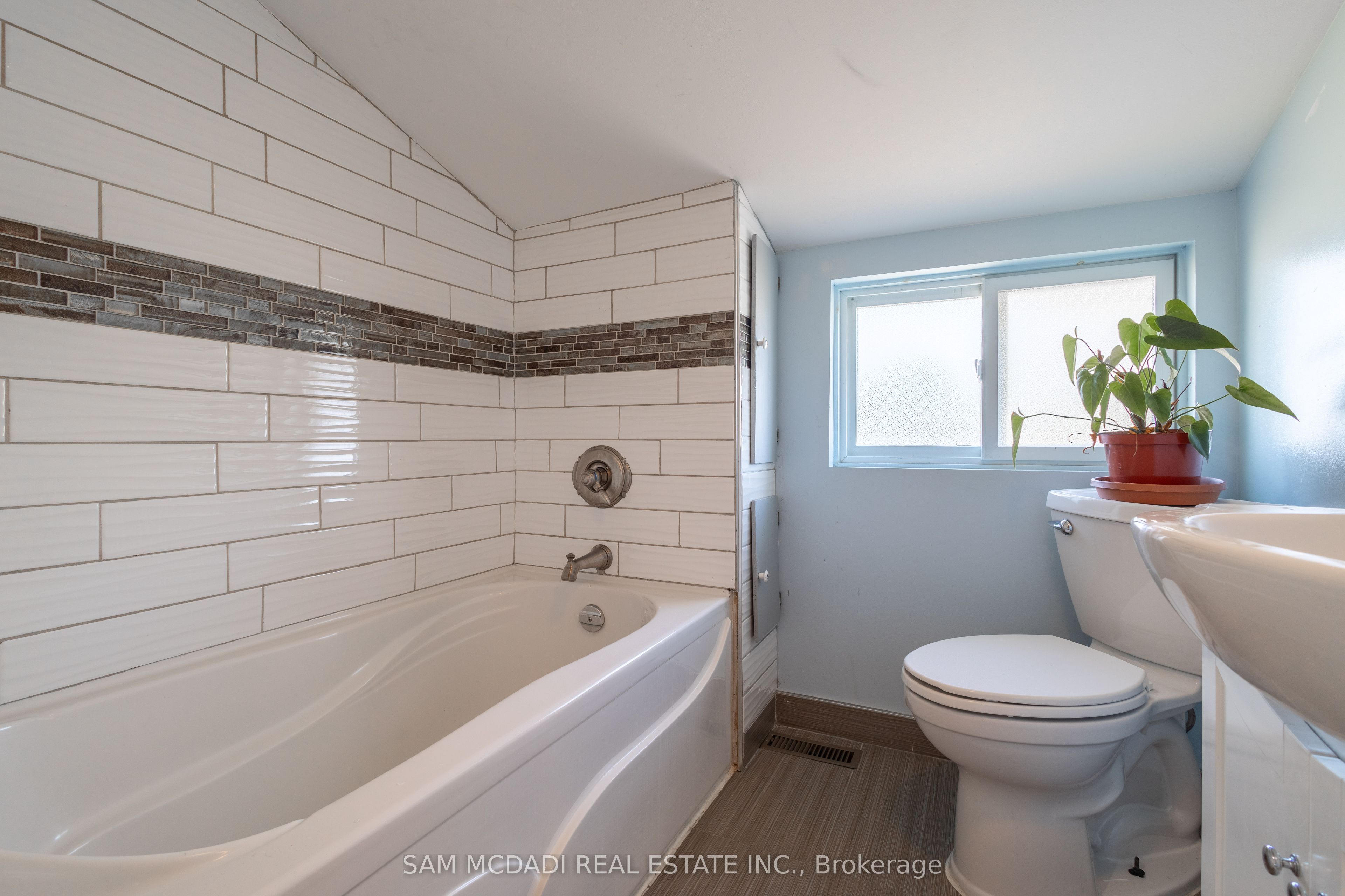 55 Allan Avenue Property Photo 23